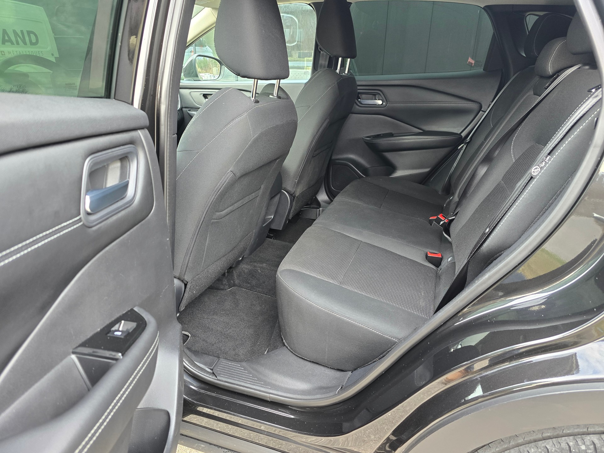 NISSAN Qashqai 1.3 DIG-T MHEV N-Connecta Xtronic-image-6