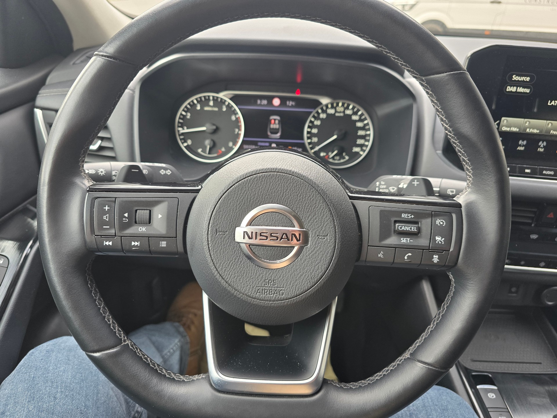 NISSAN Qashqai 1.3 DIG-T MHEV N-Connecta Xtronic-image-9