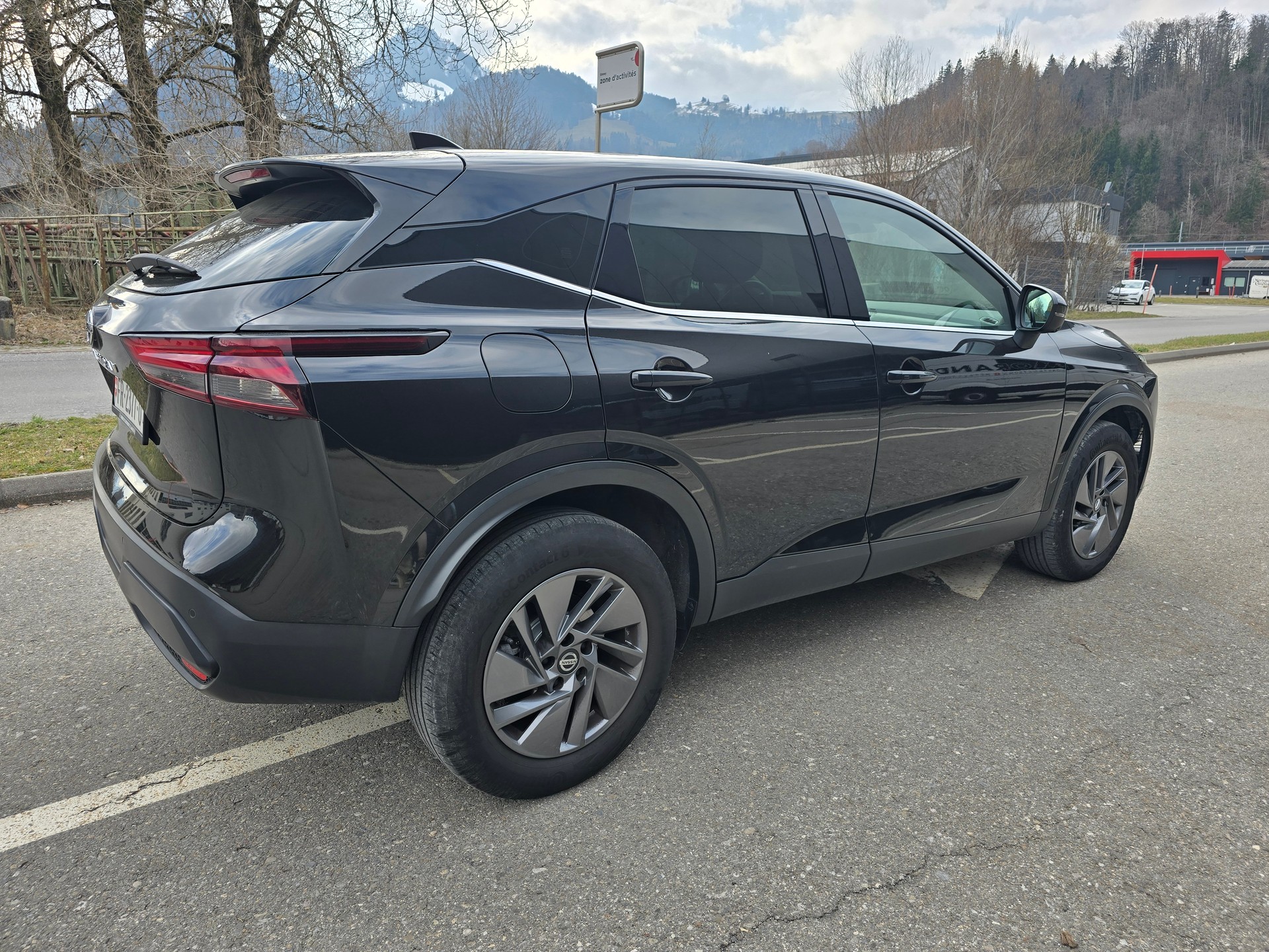 NISSAN Qashqai 1.3 DIG-T MHEV N-Connecta Xtronic-image-4