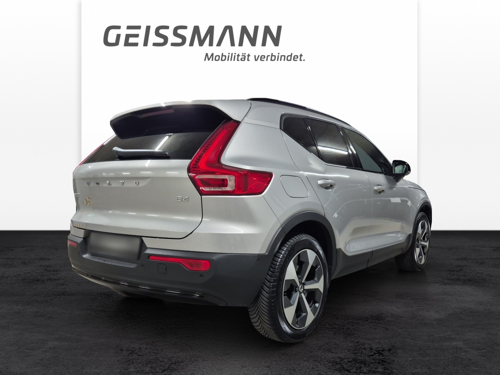 VOLVO XC40 2.0 B4 MH Plus Dark-image-6