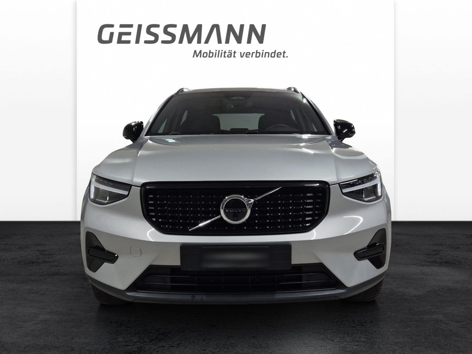 VOLVO XC40 2.0 B4 MH Plus Dark-image-4