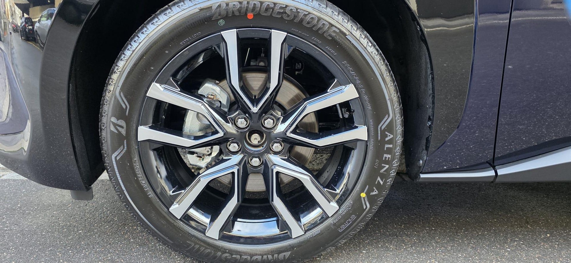 SUBARU Solterra eV Luxury AWD-image-18