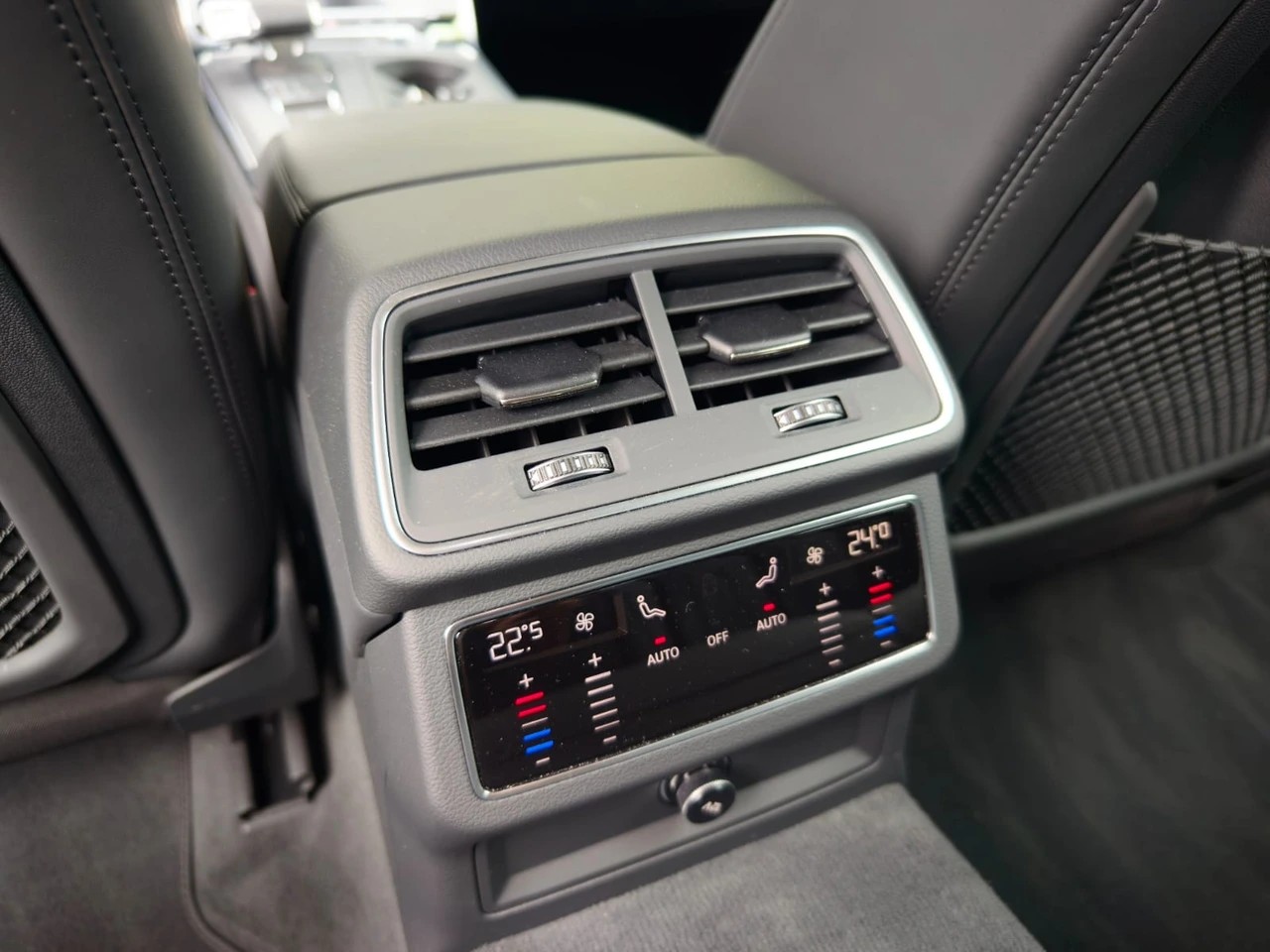 AUDI A7 Sportback 2.0 40 TDI quattro S-Tronic CH FAHRZEUG-image-19