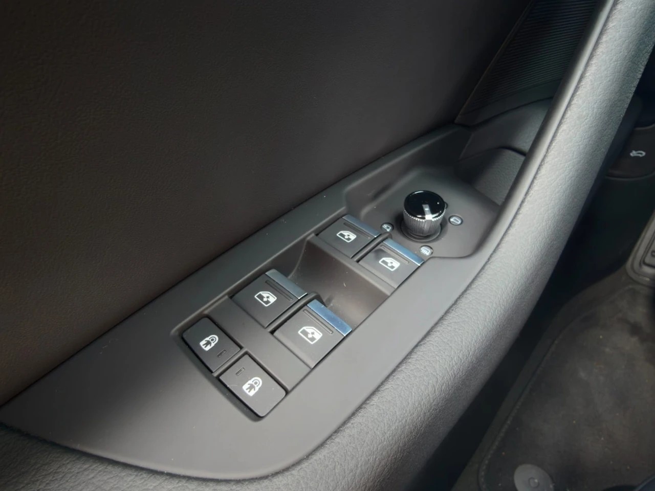 AUDI A7 Sportback 2.0 40 TDI quattro S-Tronic CH FAHRZEUG-image-18