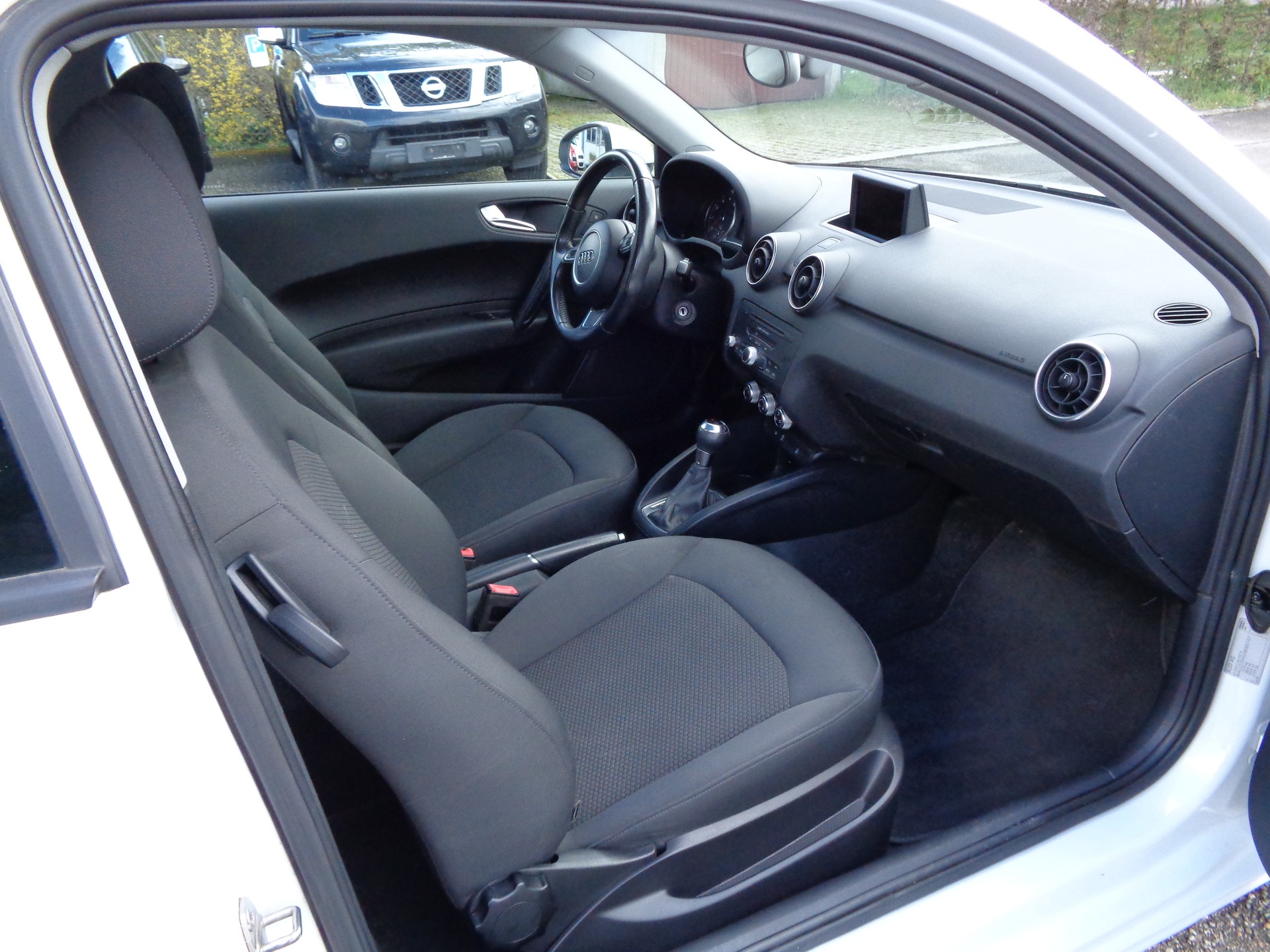AUDI A1 1.4 TFSI Attraction S-tronic-image-5