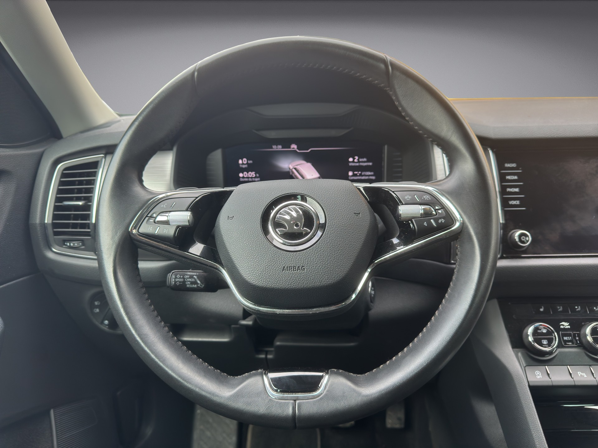 SKODA Kodiaq 2.0 TDI Ambition DSG-image-9