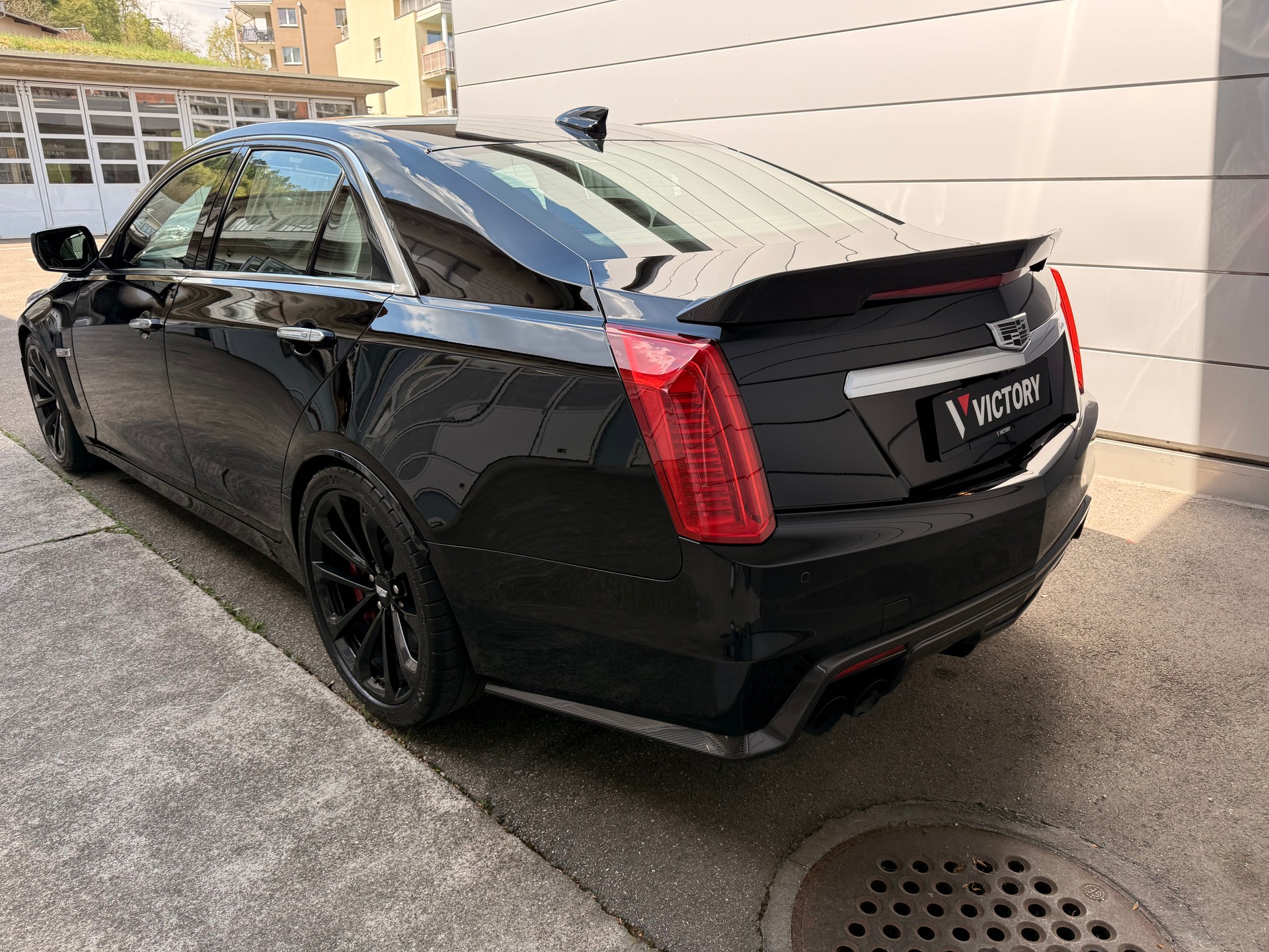 CADILLAC CTS-V Sedan 6.2 Supercharged Automatic-image-3
