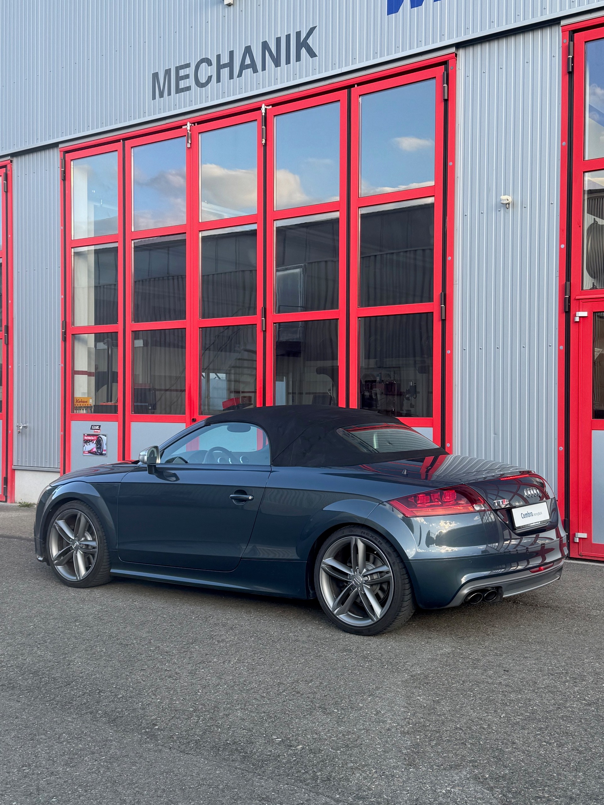 AUDI TTS Roadster 2.0 TFSI quattro-image-5