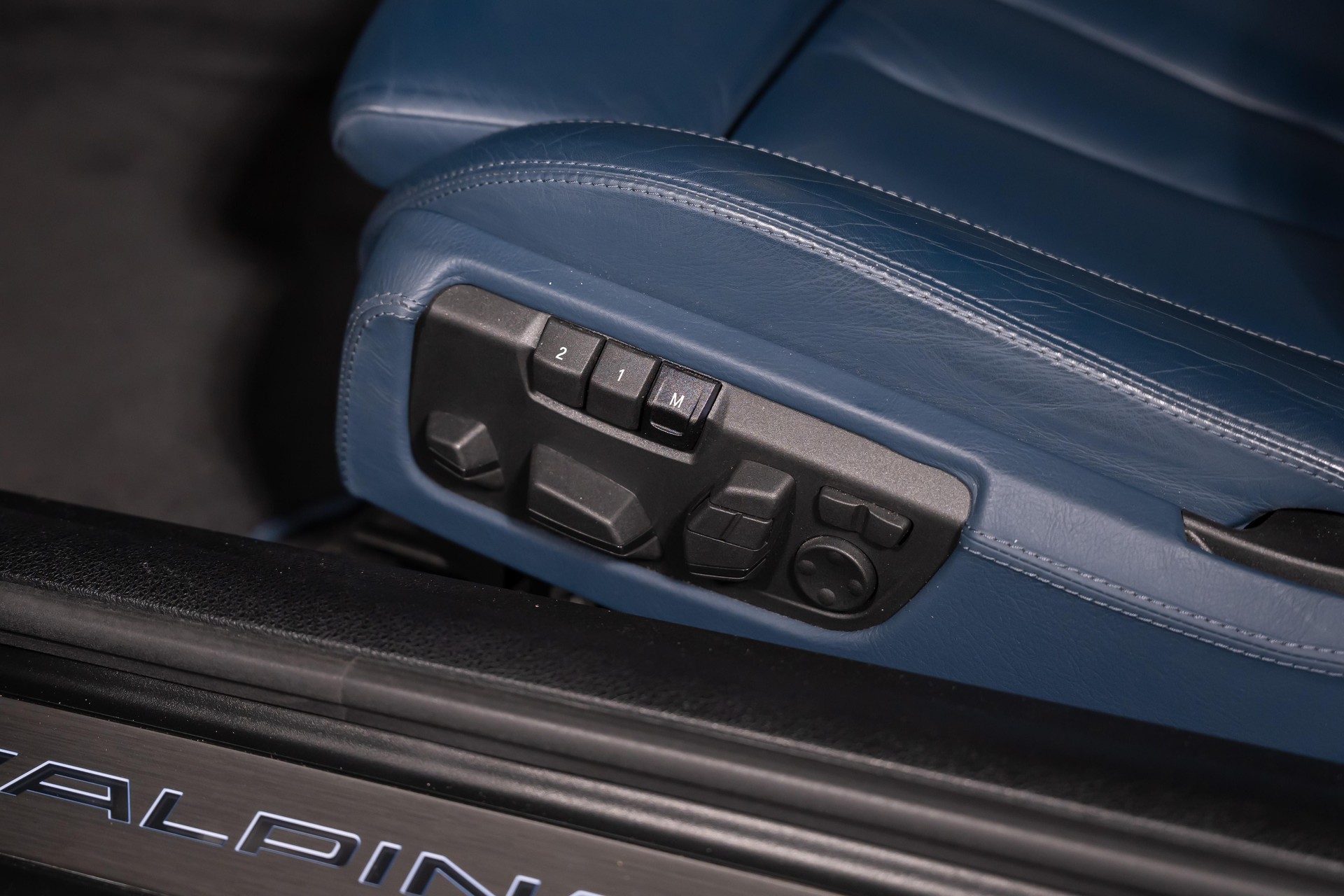 BMW-ALPINA B6 Coupé 4.4 Biturbo-image-11