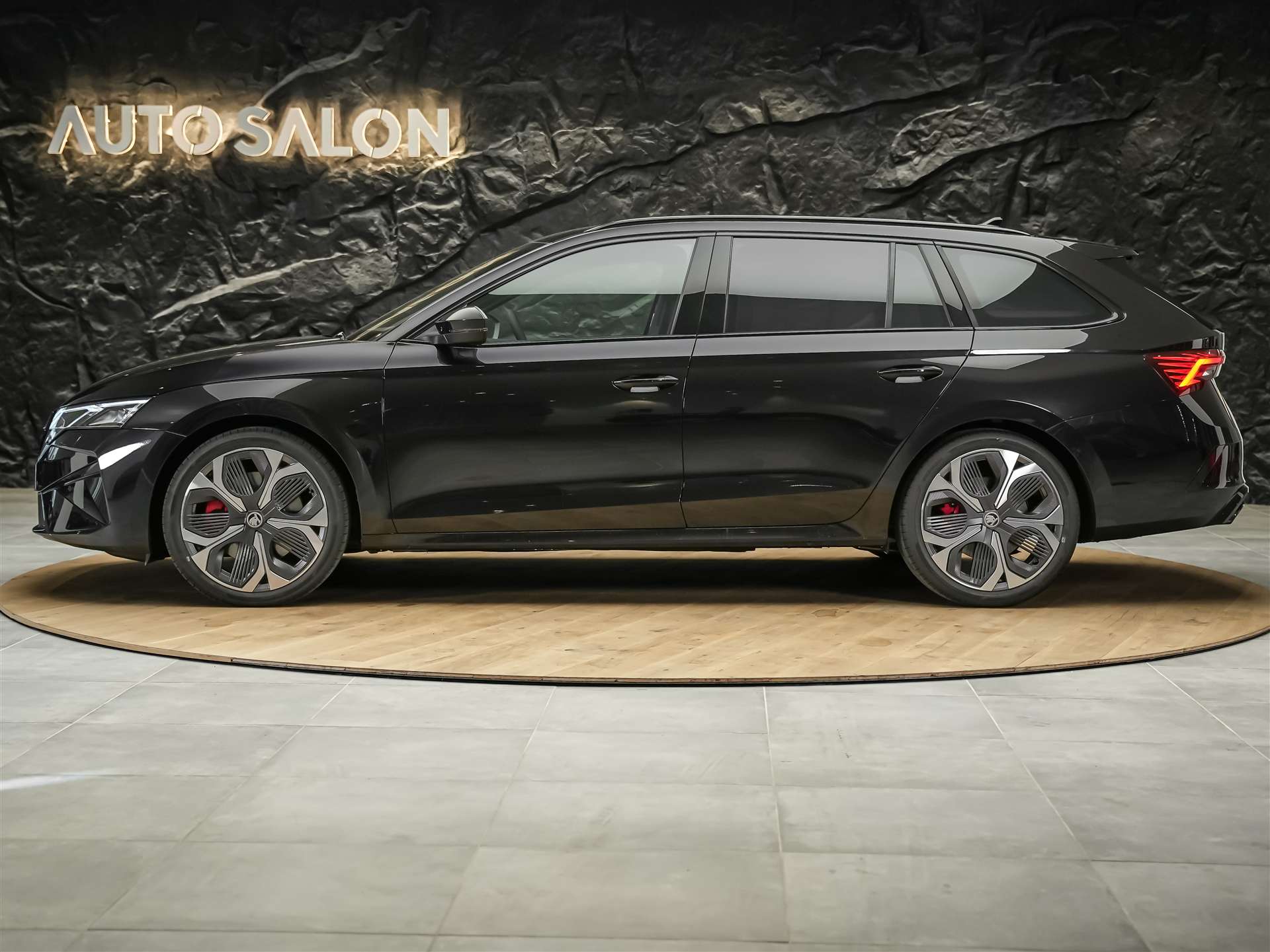 SKODA Octavia Combi 2.0 TSI RS DSG *Facelift*RS Sportsitze*AHK*-showroom-element-2
