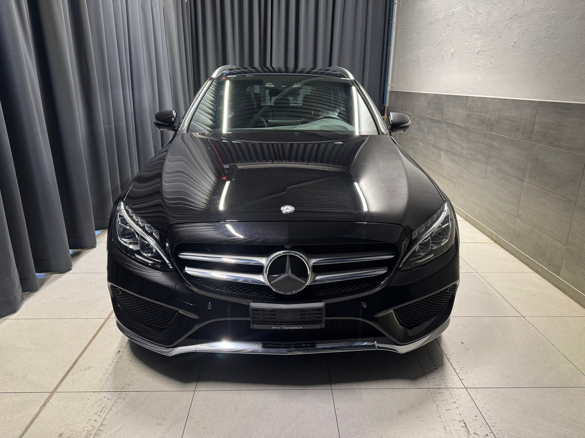 MERCEDES-BENZ C 400 AMG Line 4Matic 7G-Tronic (23)-showroom-element-1