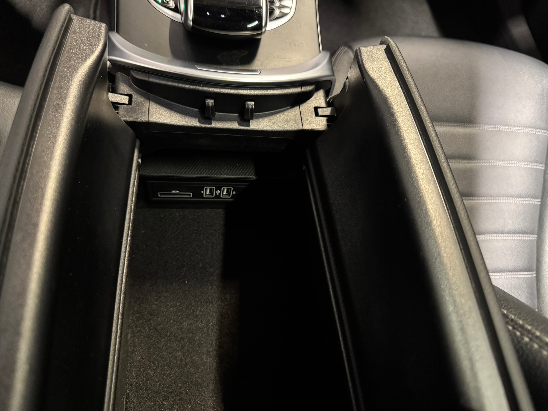 MERCEDES-BENZ C 400 AMG Line 4Matic 7G-Tronic (23)-image-20