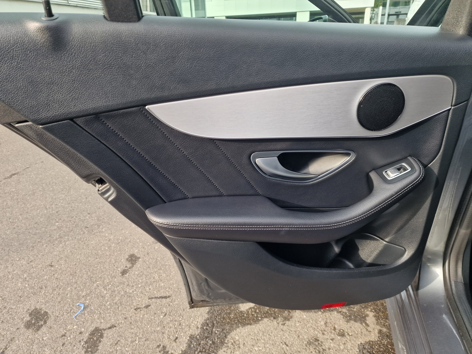 MERCEDES-BENZ C 400 AMG Line 4Matic-image-14