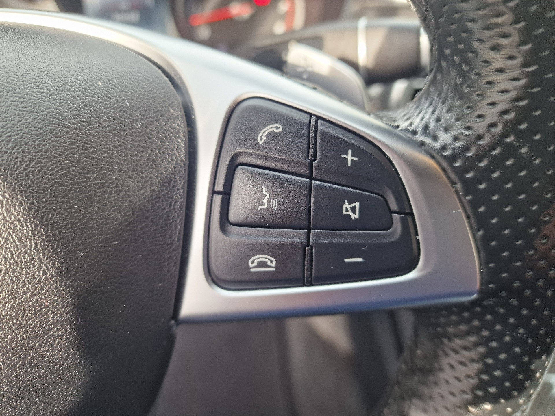 MERCEDES-BENZ C 400 AMG Line 4Matic-image-24