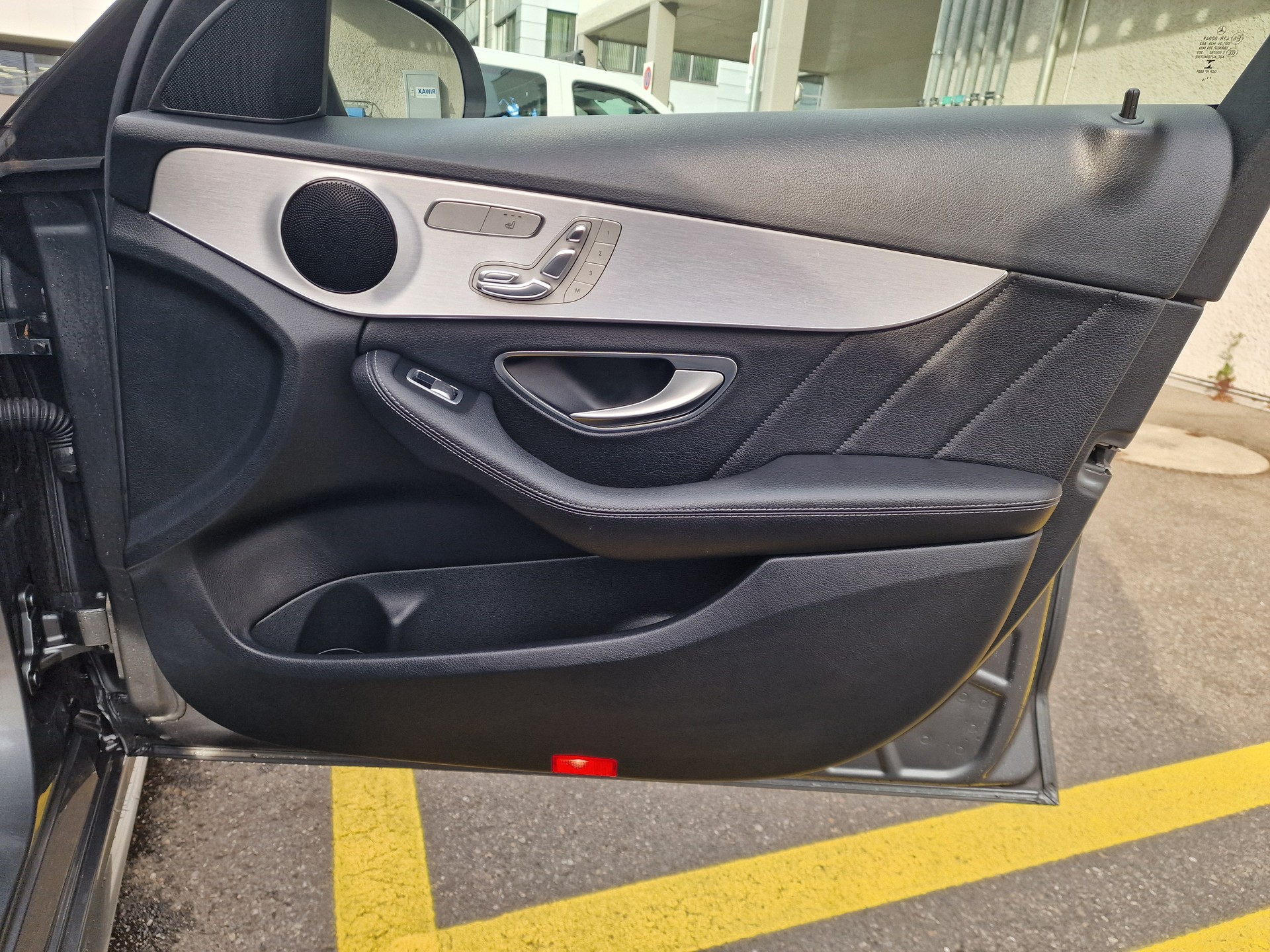 MERCEDES-BENZ C 400 AMG Line 4Matic-image-18