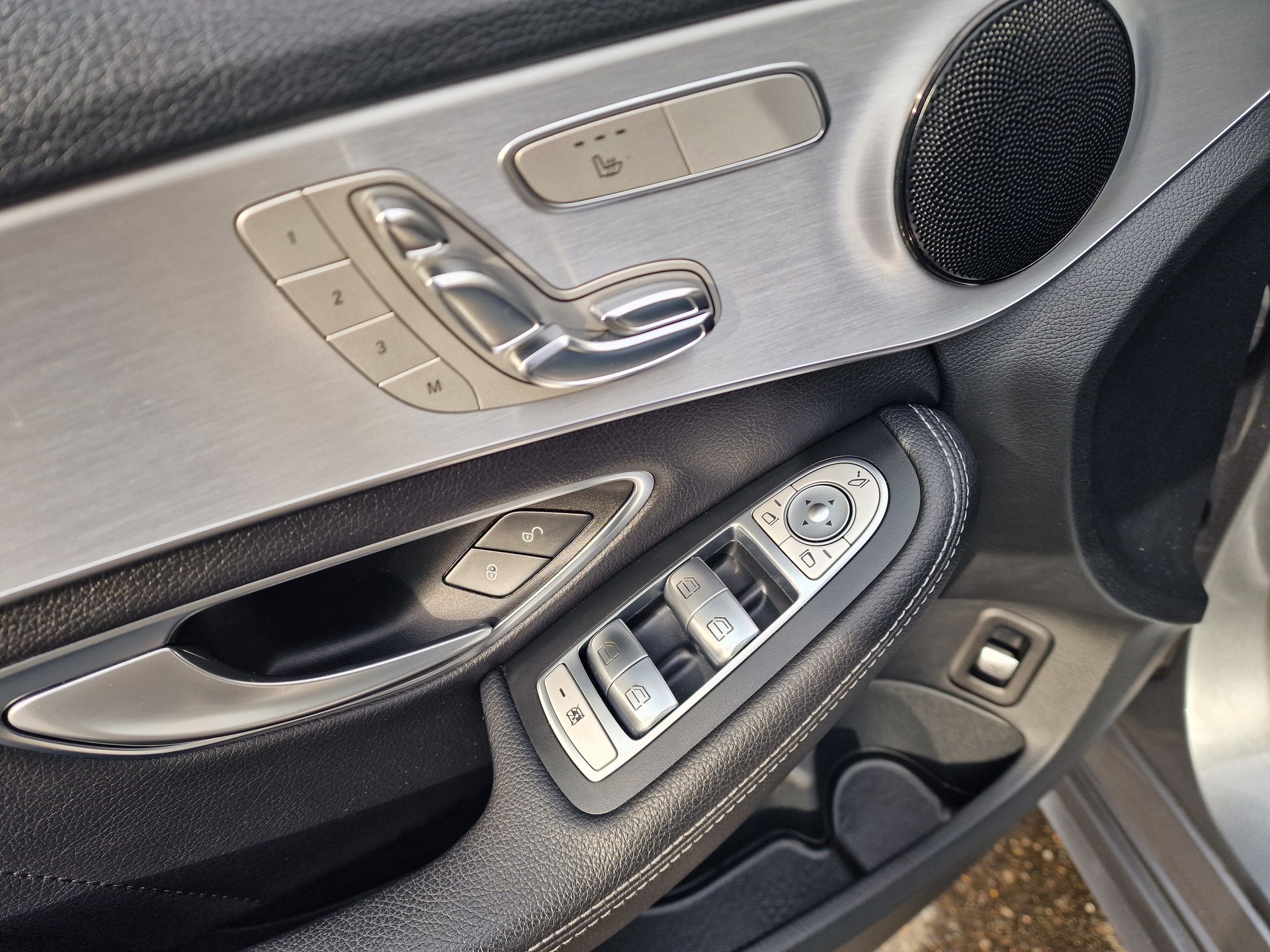 MERCEDES-BENZ C 400 AMG Line 4Matic-image-12