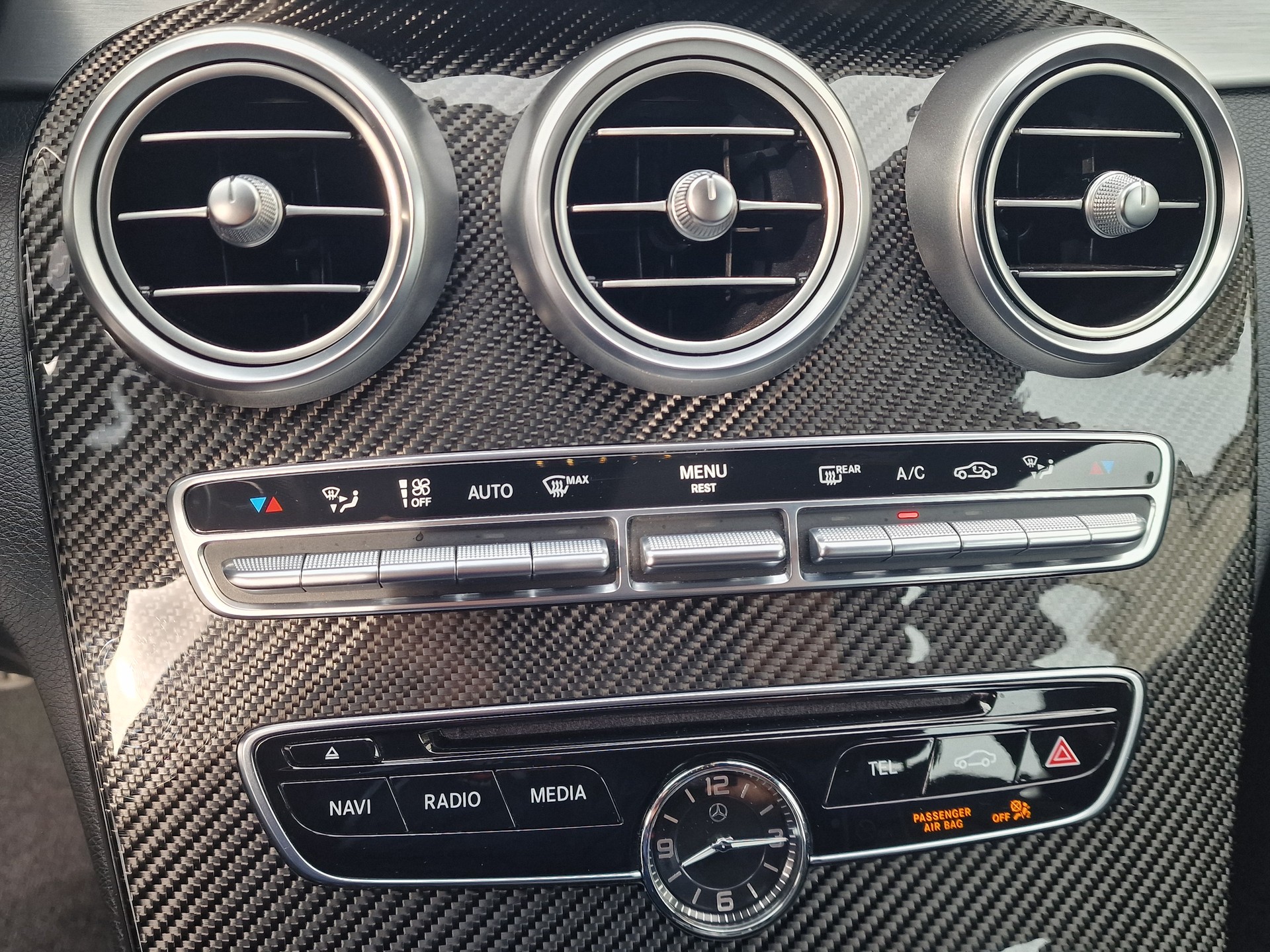 MERCEDES-BENZ C 400 AMG Line 4Matic-image-32