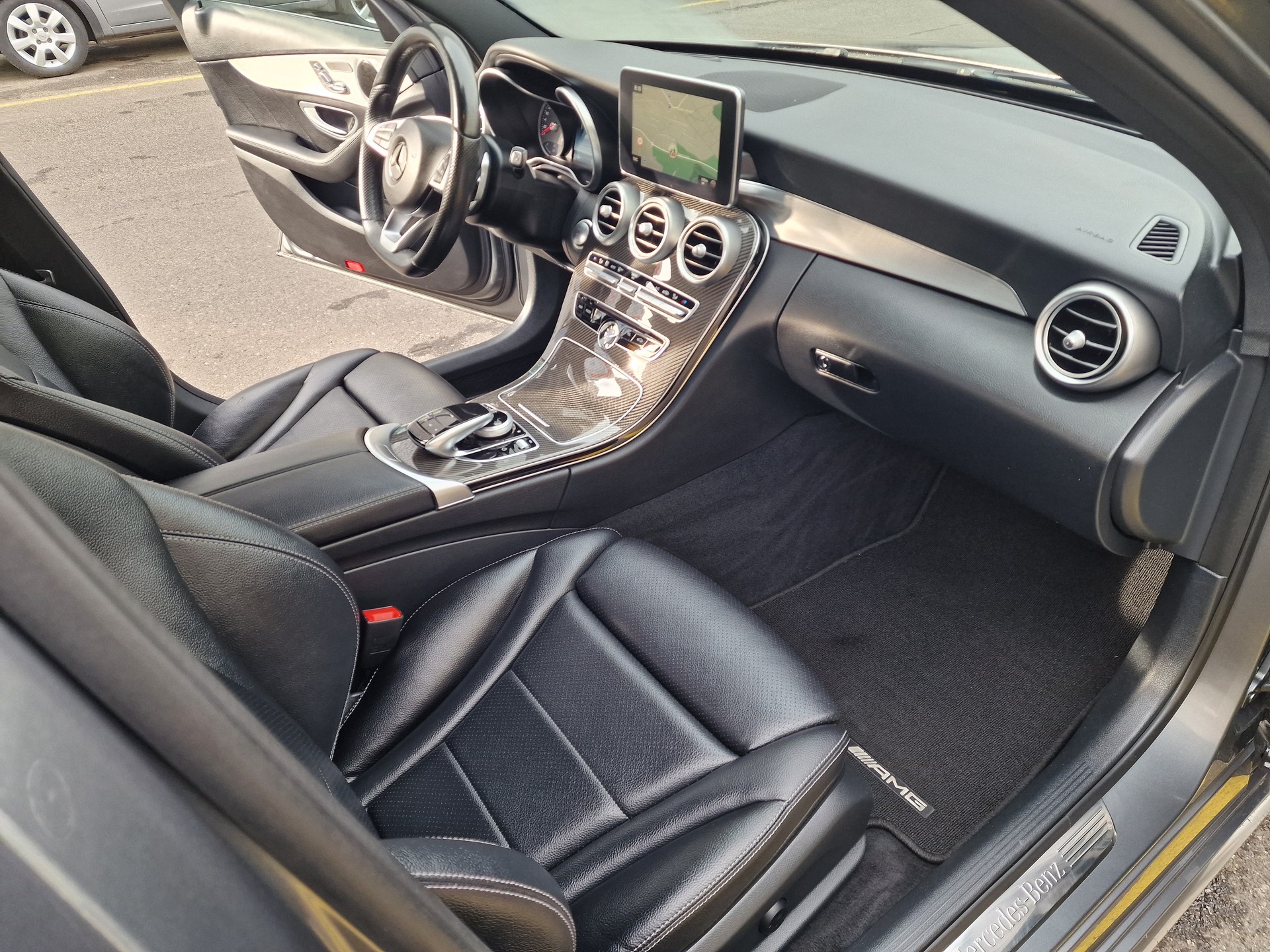 MERCEDES-BENZ C 400 AMG Line 4Matic-image-17
