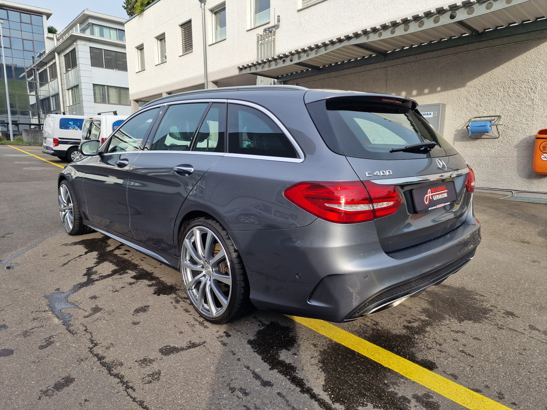 MERCEDES-BENZ C 400 AMG Line 4Matic-image-6