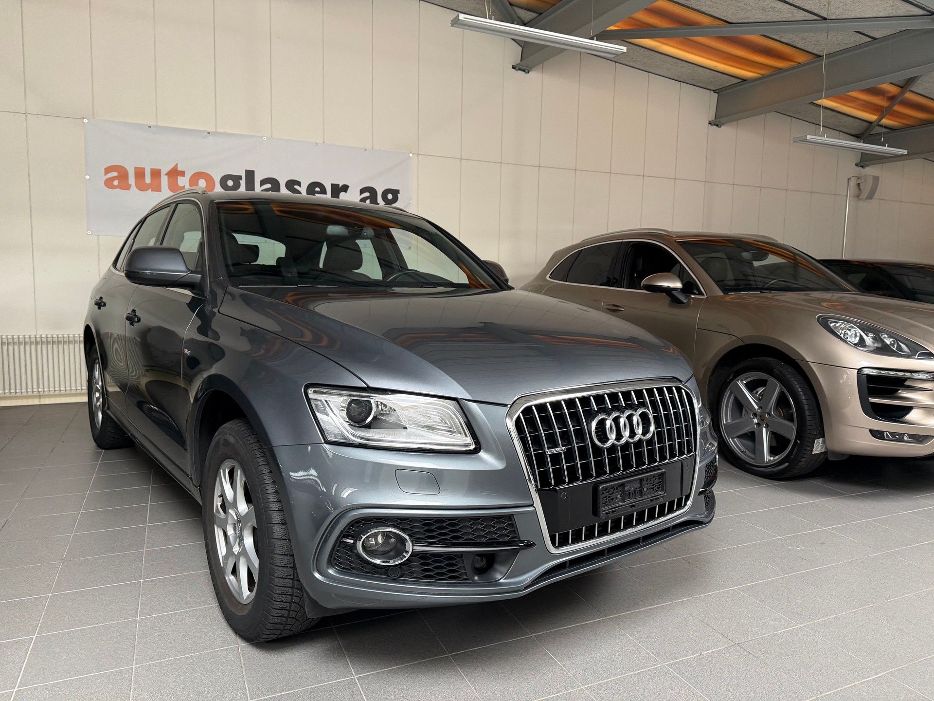 AUDI Q5 3.0 TDI quattro S-tronic-showroom-element-1