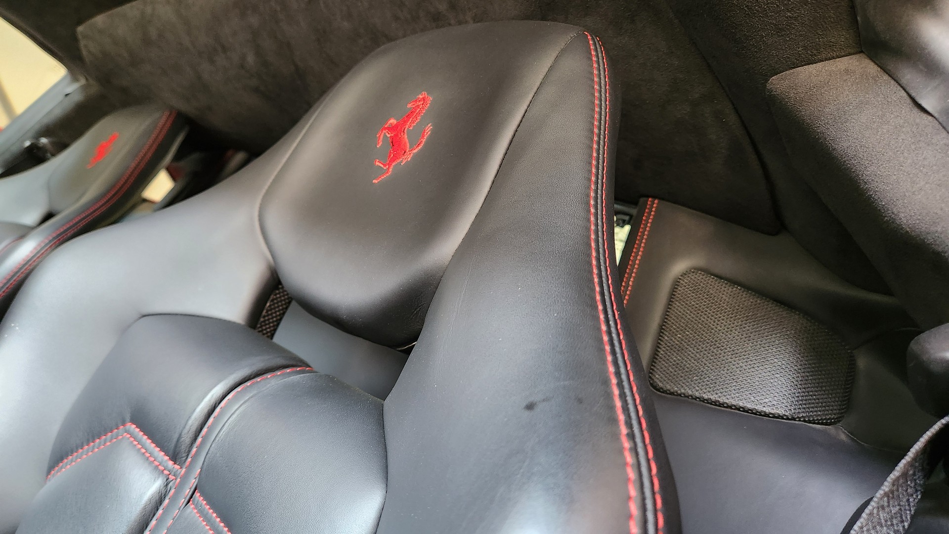 FERRARI 458 Italia 4.5 V8-image-7