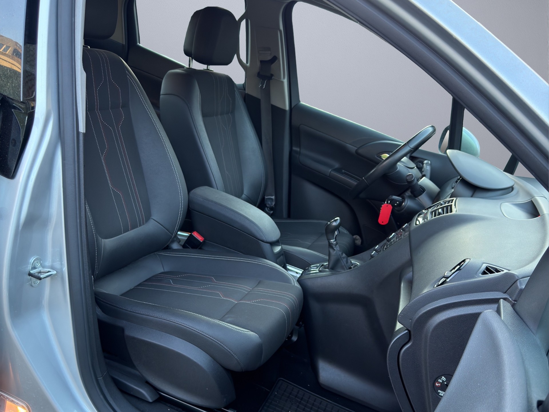 OPEL Meriva 1.7 CDTi Anniversary Edition-image-9