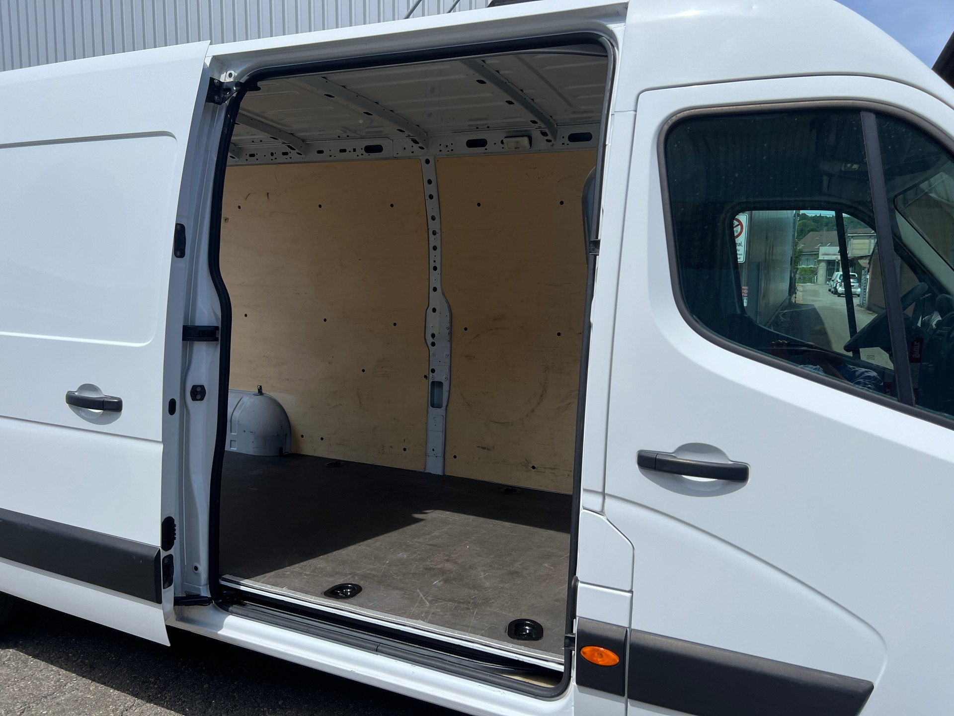 RENAULT Master T35 dCi130 L3H2-image-5
