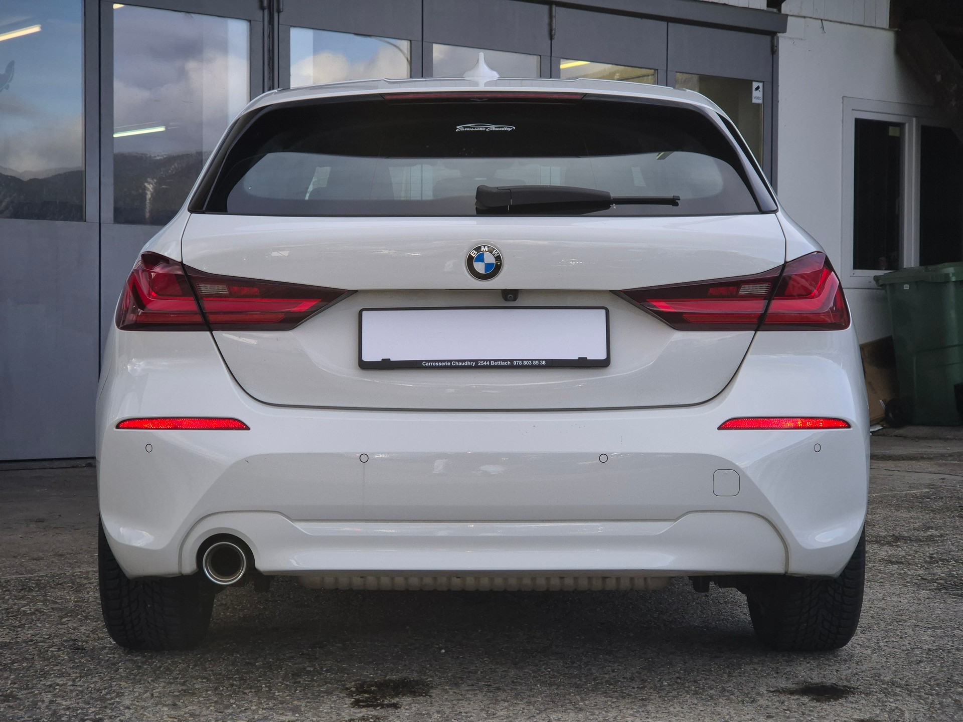 BMW 118i-image-6