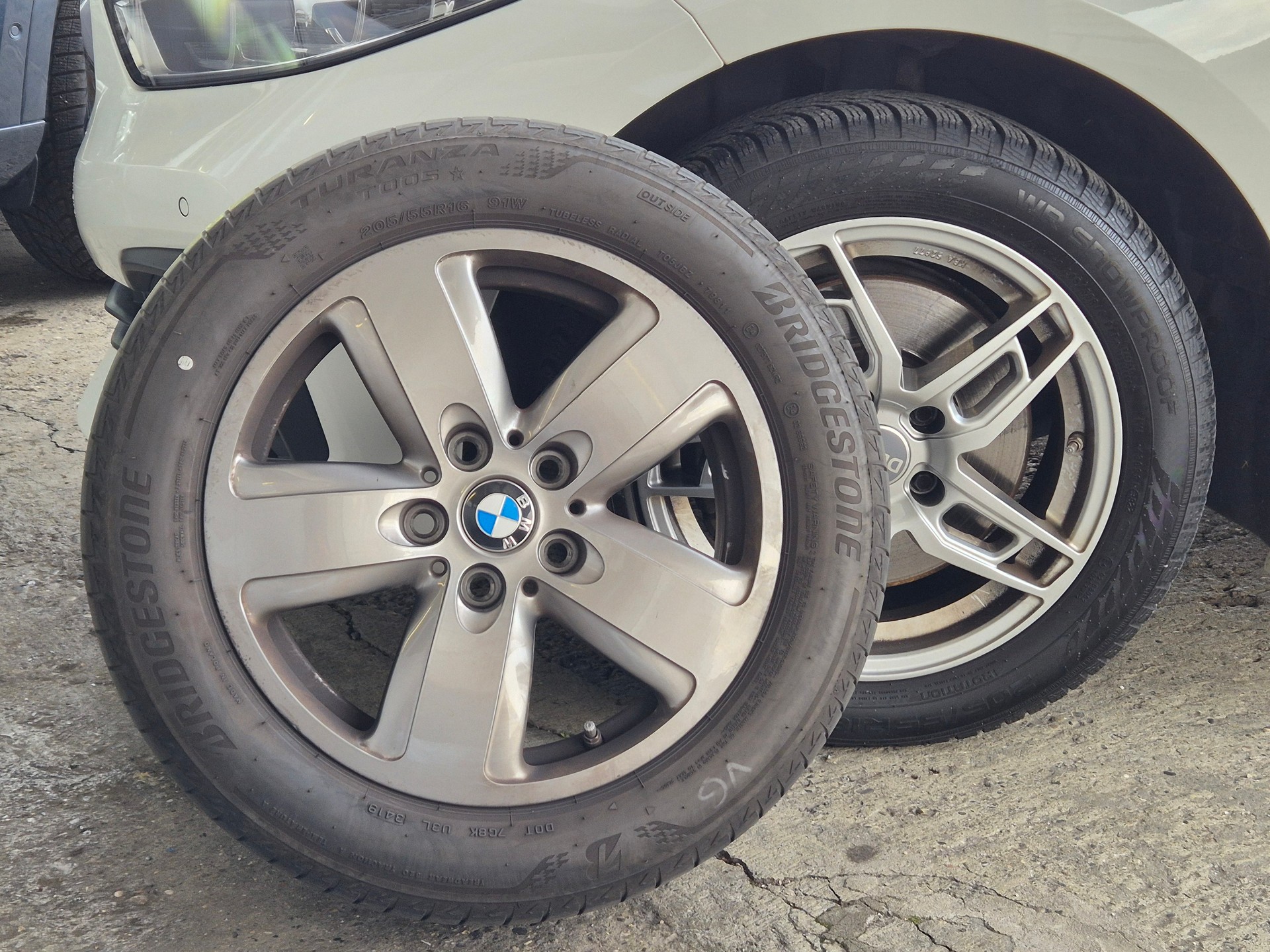 BMW 118i-image-15