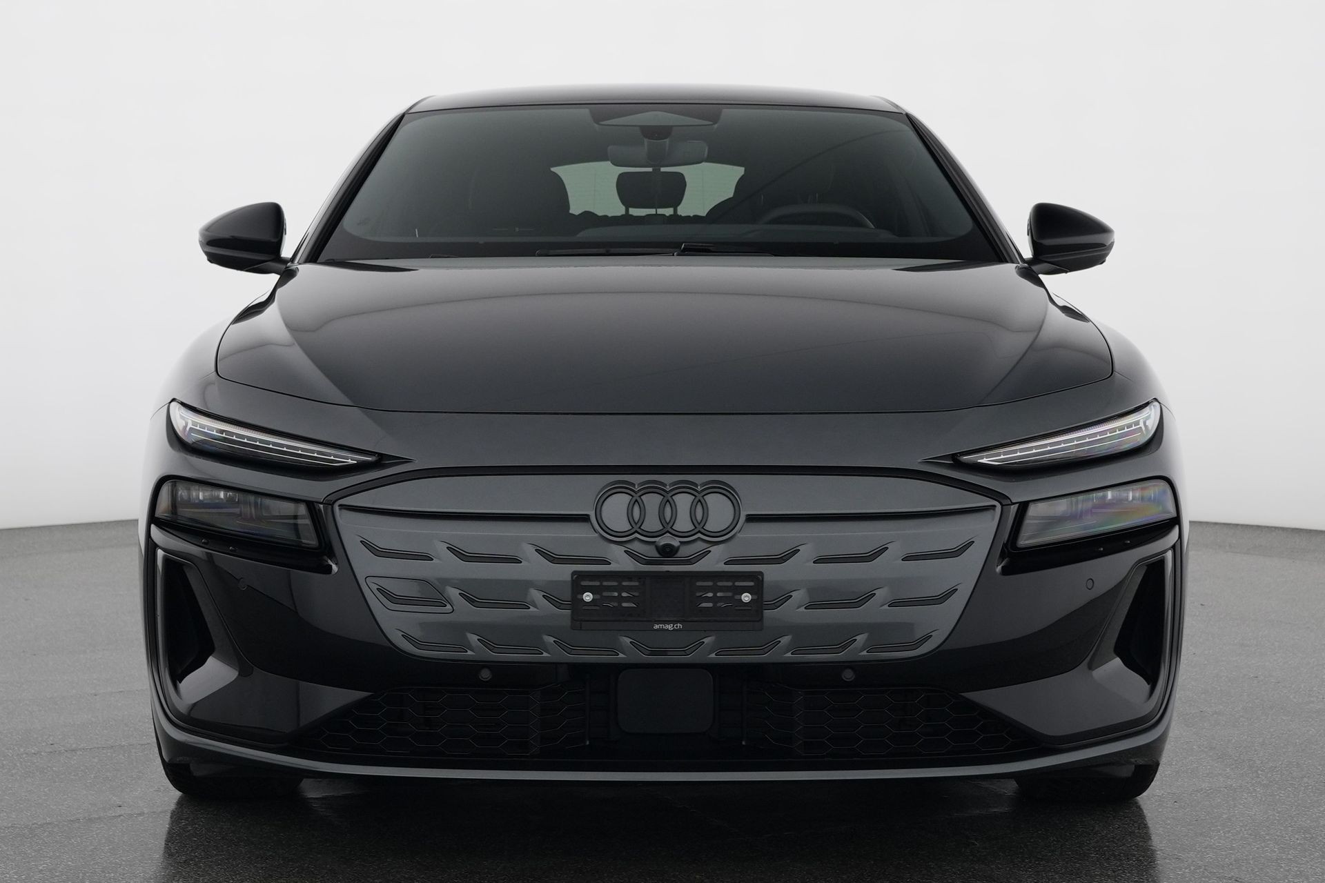 AUDI S6 Avant e-tron quattro-image-5