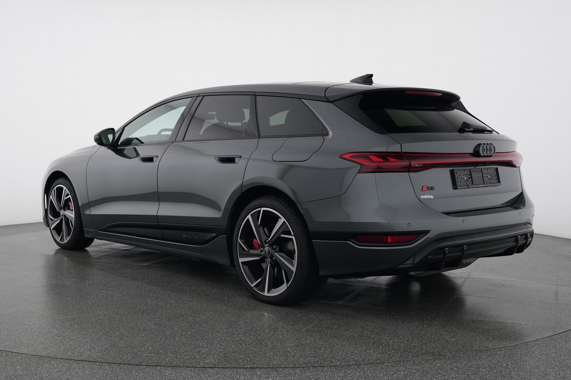 AUDI S6 Avant e-tron quattro-showroom-element-2