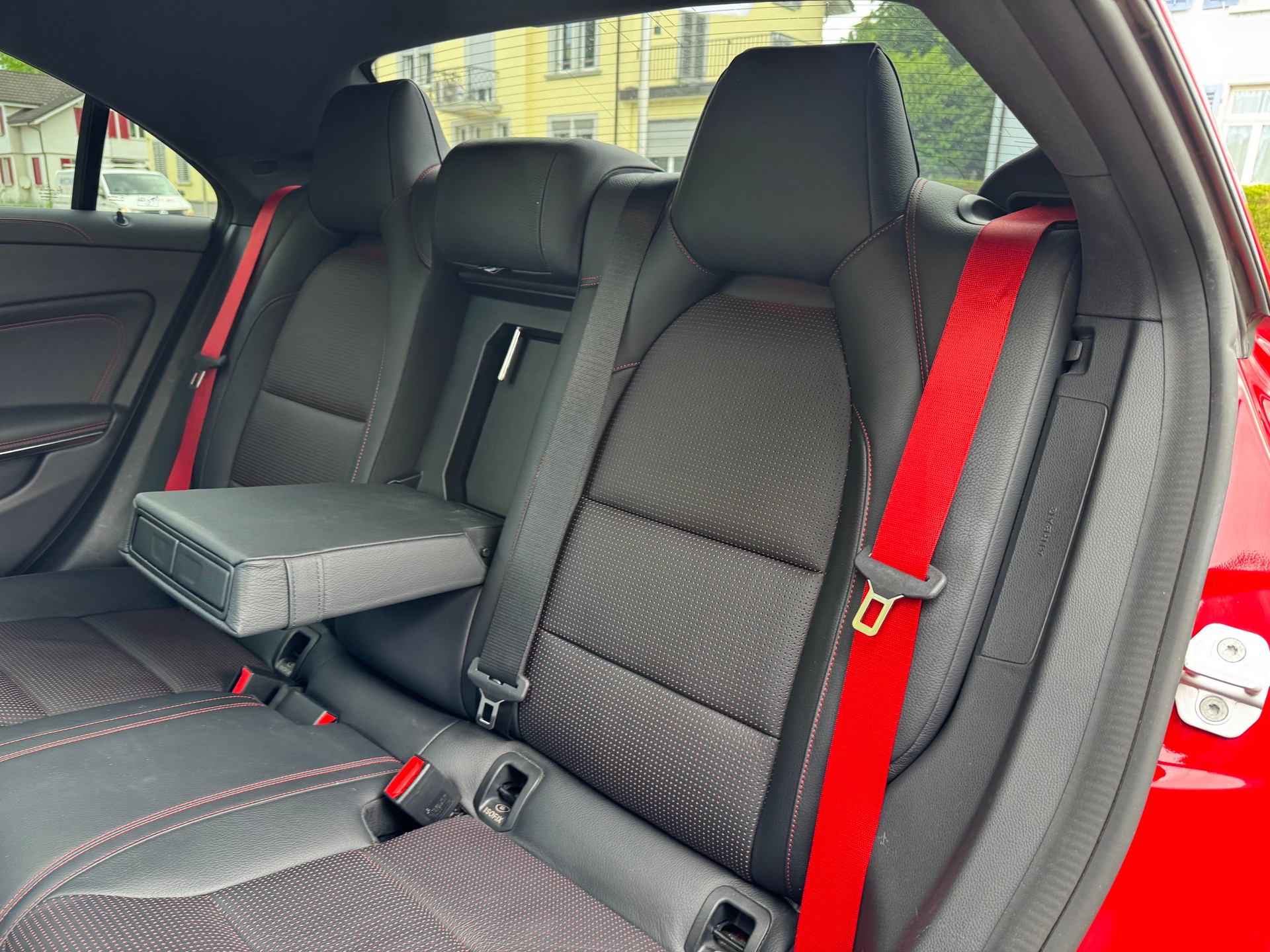 MERCEDES-BENZ Mercedes-Benz CLA 250 Sport 7G-DCT*CH-Fahrzeug*-image-16