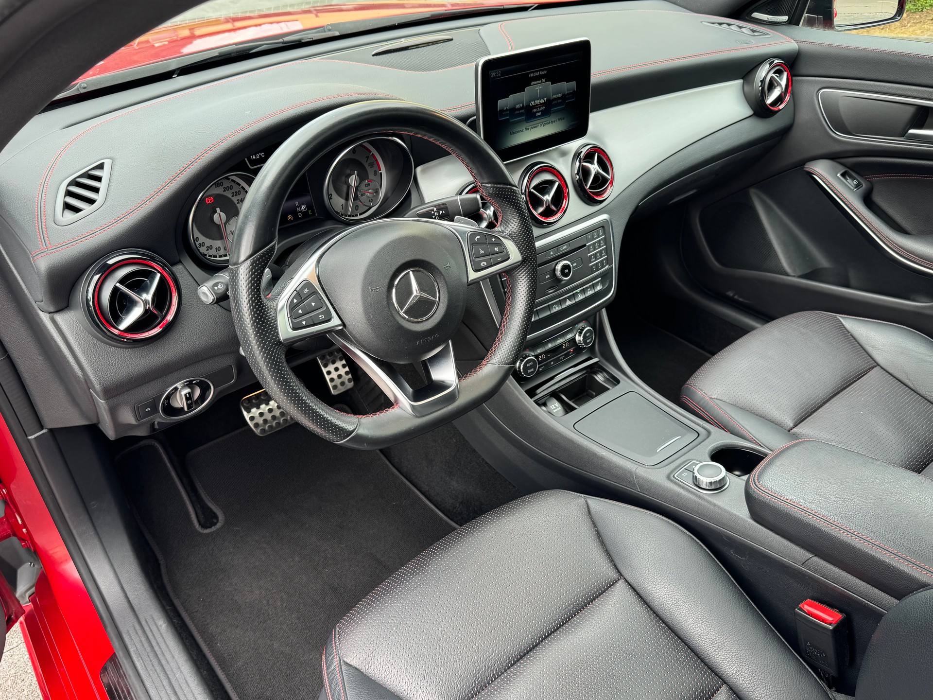 MERCEDES-BENZ Mercedes-Benz CLA 250 Sport 7G-DCT*CH-Fahrzeug*-image-8