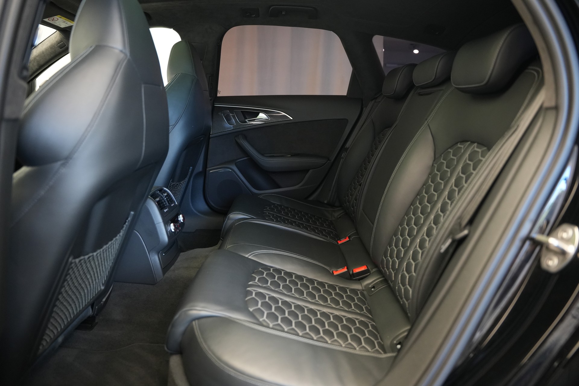 AUDI RS6 Avant 4.0 TFSI V8 performance quattro-image-18