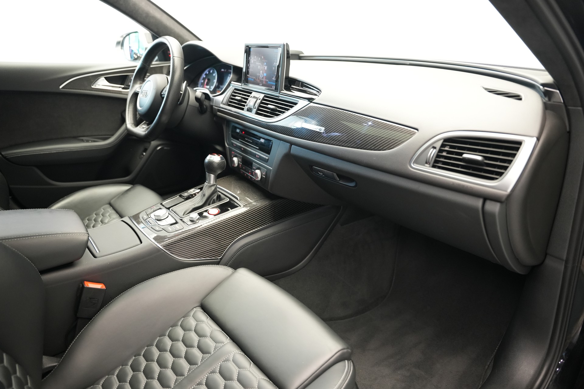 AUDI RS6 Avant 4.0 TFSI V8 performance quattro-image-13