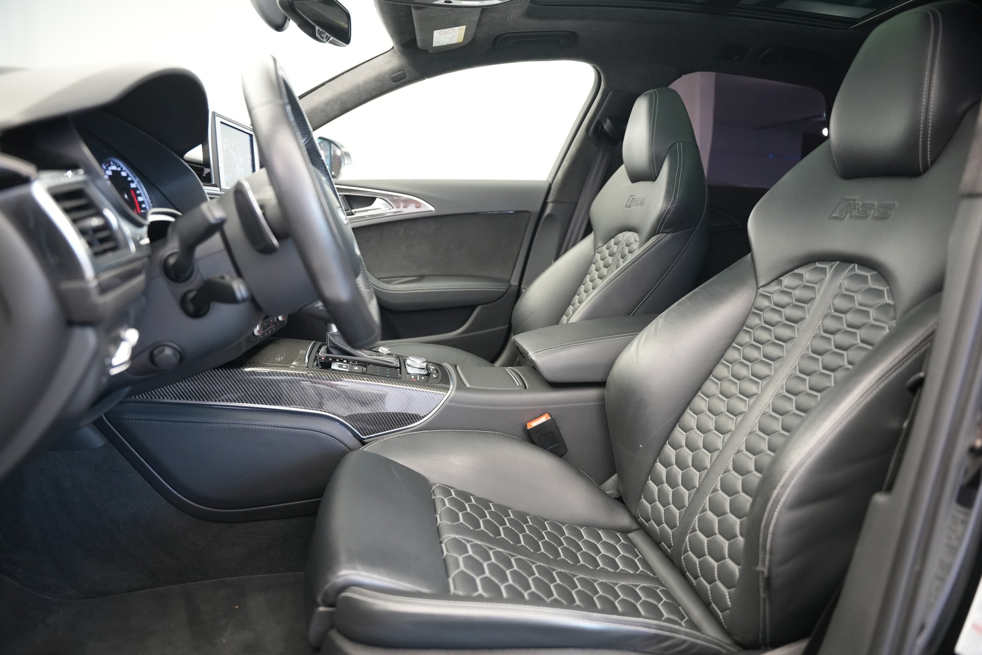 AUDI RS6 Avant 4.0 TFSI V8 performance quattro-image-14