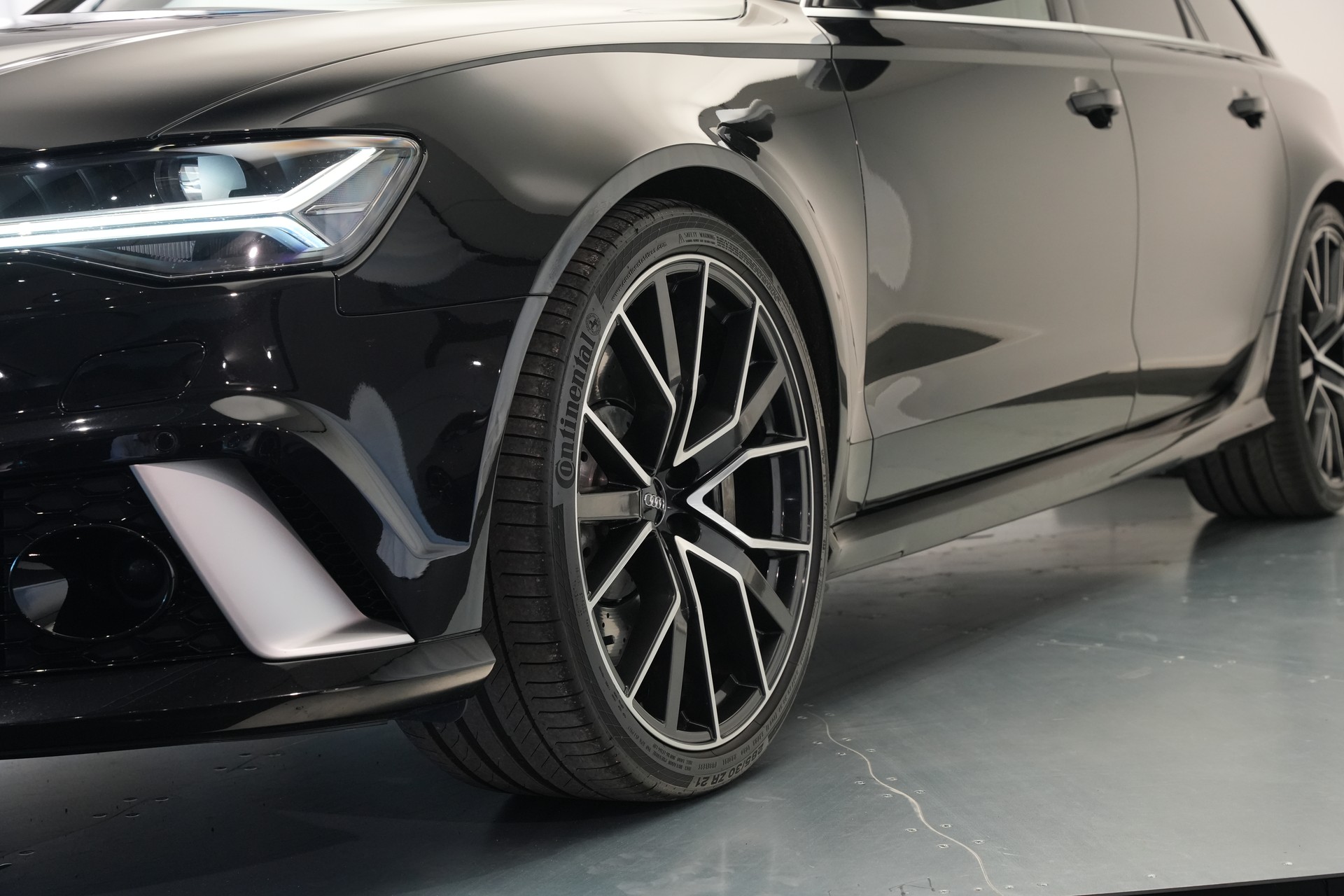AUDI RS6 Avant 4.0 TFSI V8 performance quattro-image-48