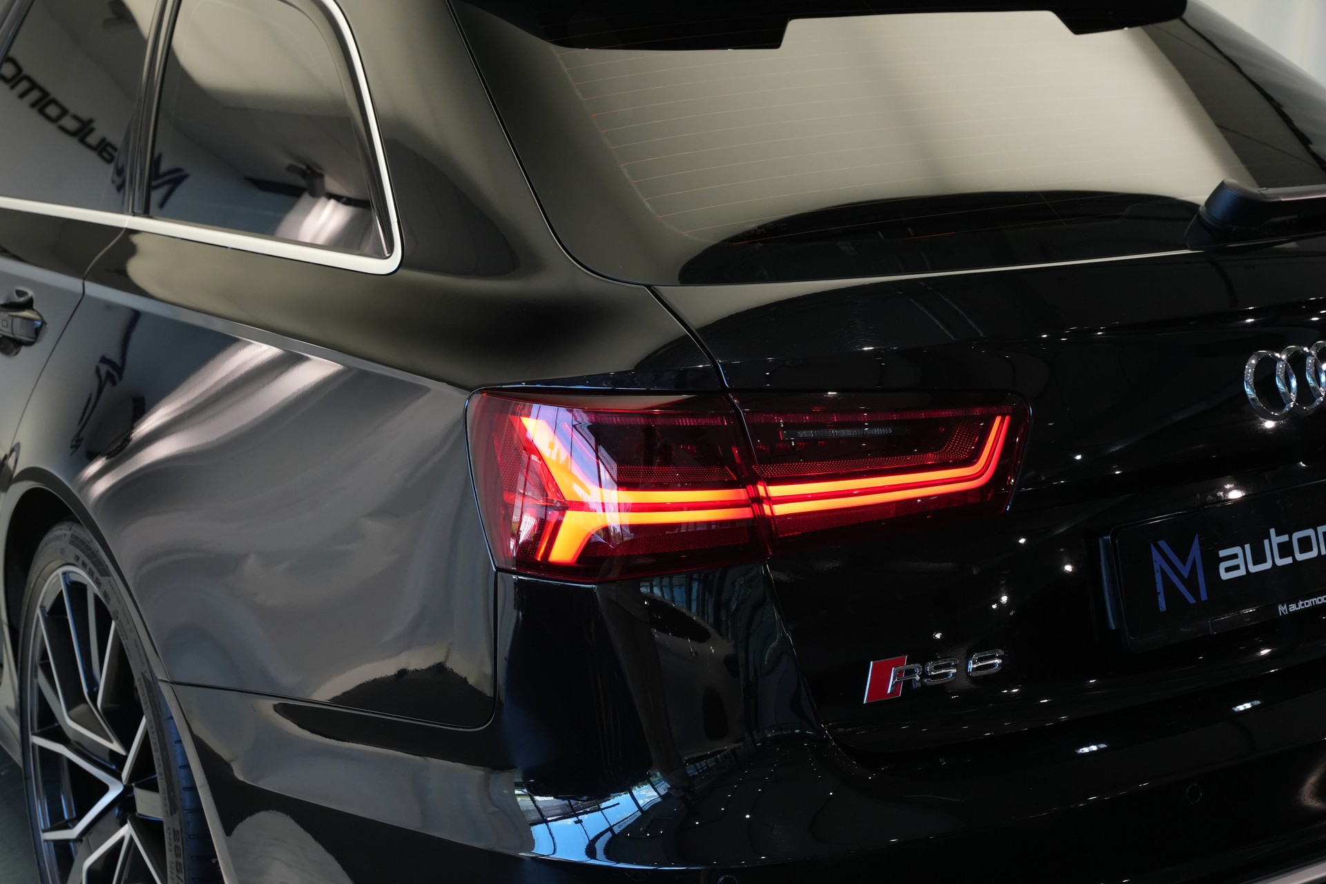 AUDI RS6 Avant 4.0 TFSI V8 performance quattro-image-10