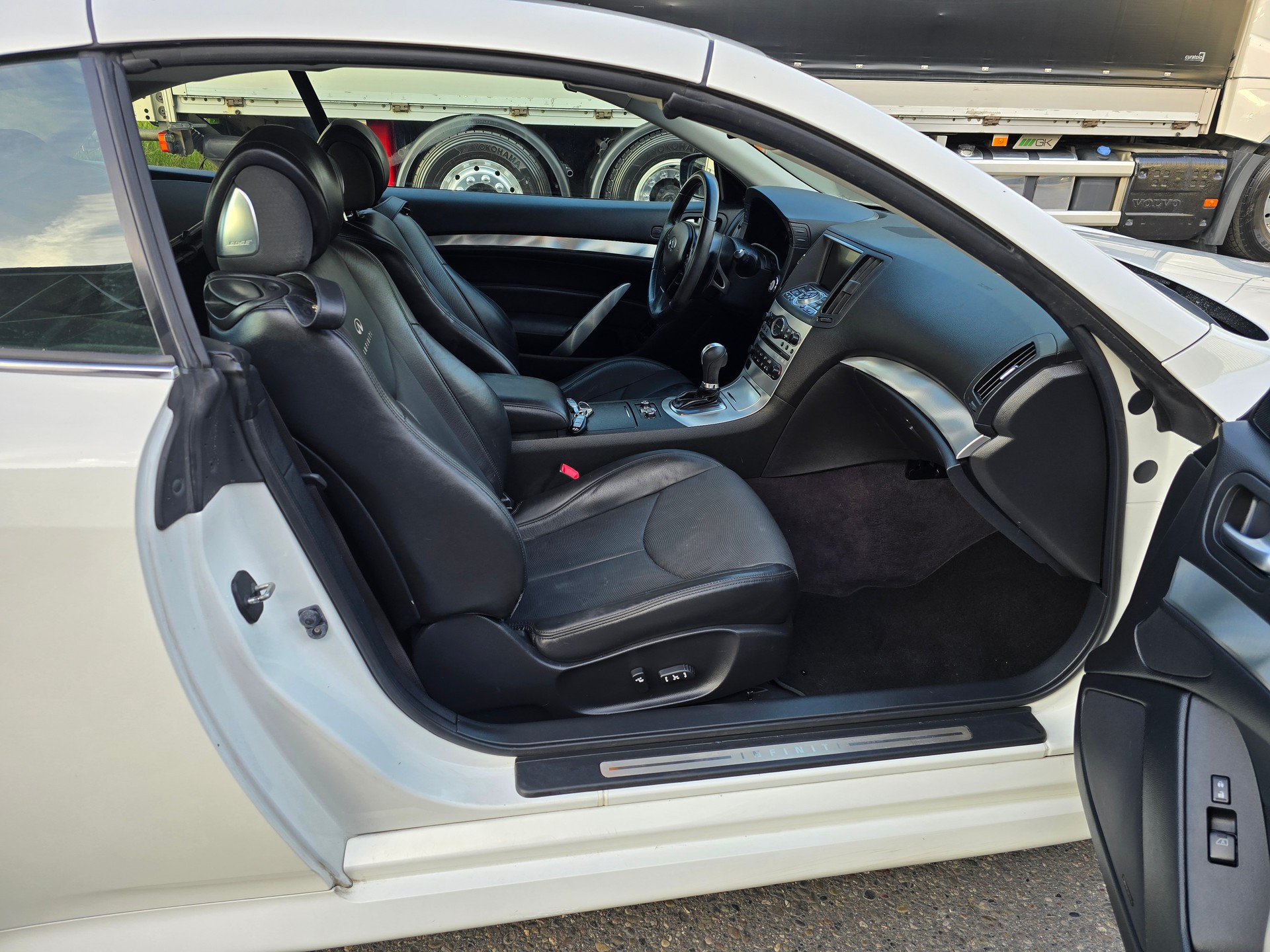 INFINITI G37 Cabrio GT Premium Automatic-image-16