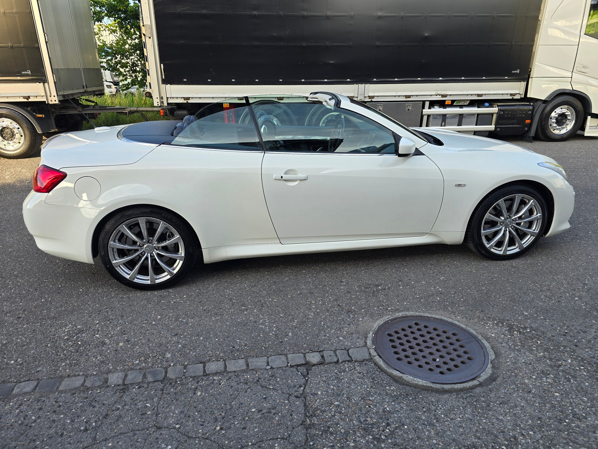 INFINITI G37 Cabrio GT Premium Automatic-image-15