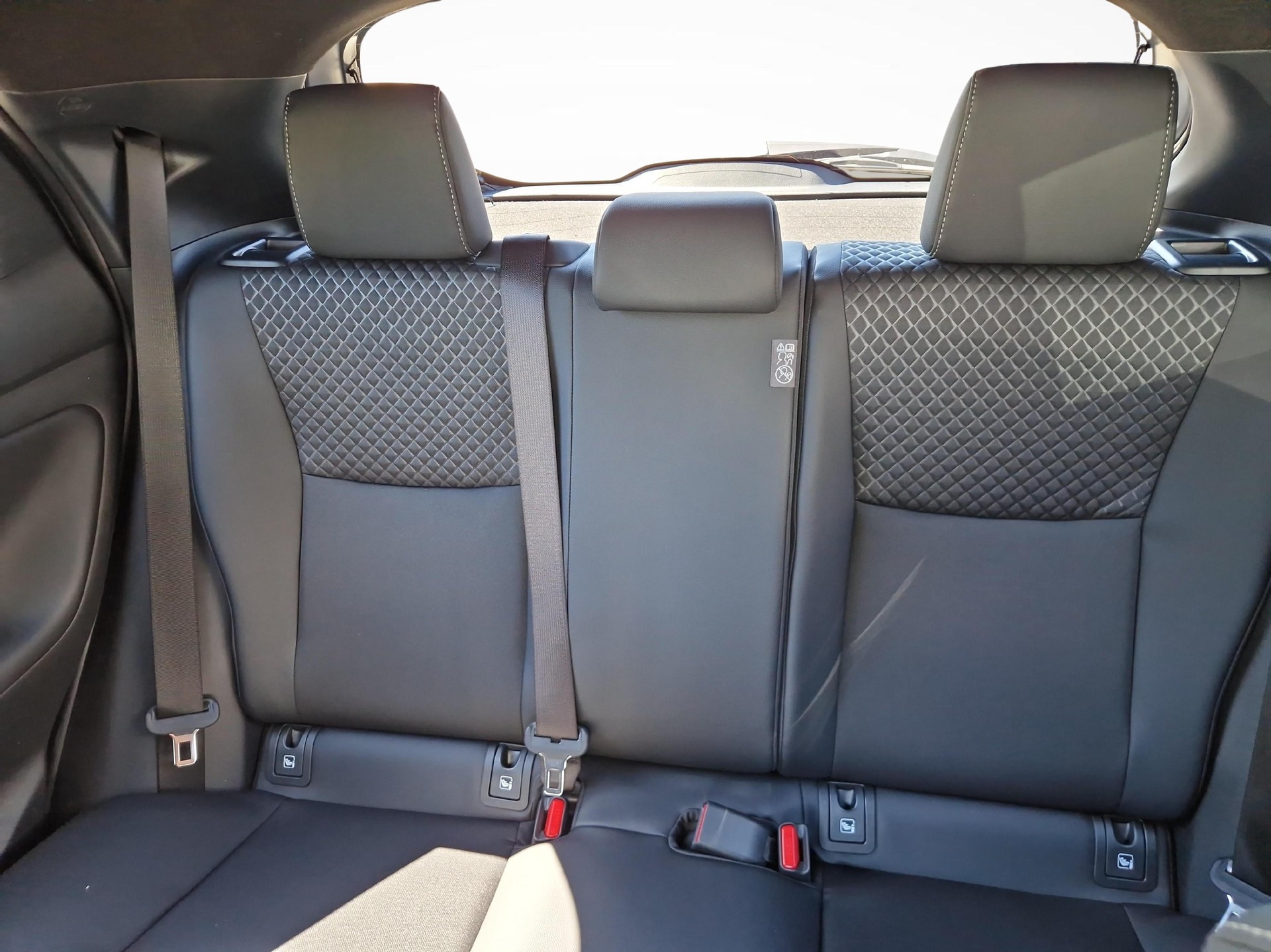 TOYOTA Yaris 1.5 VVT-i HSD Premium-image-10