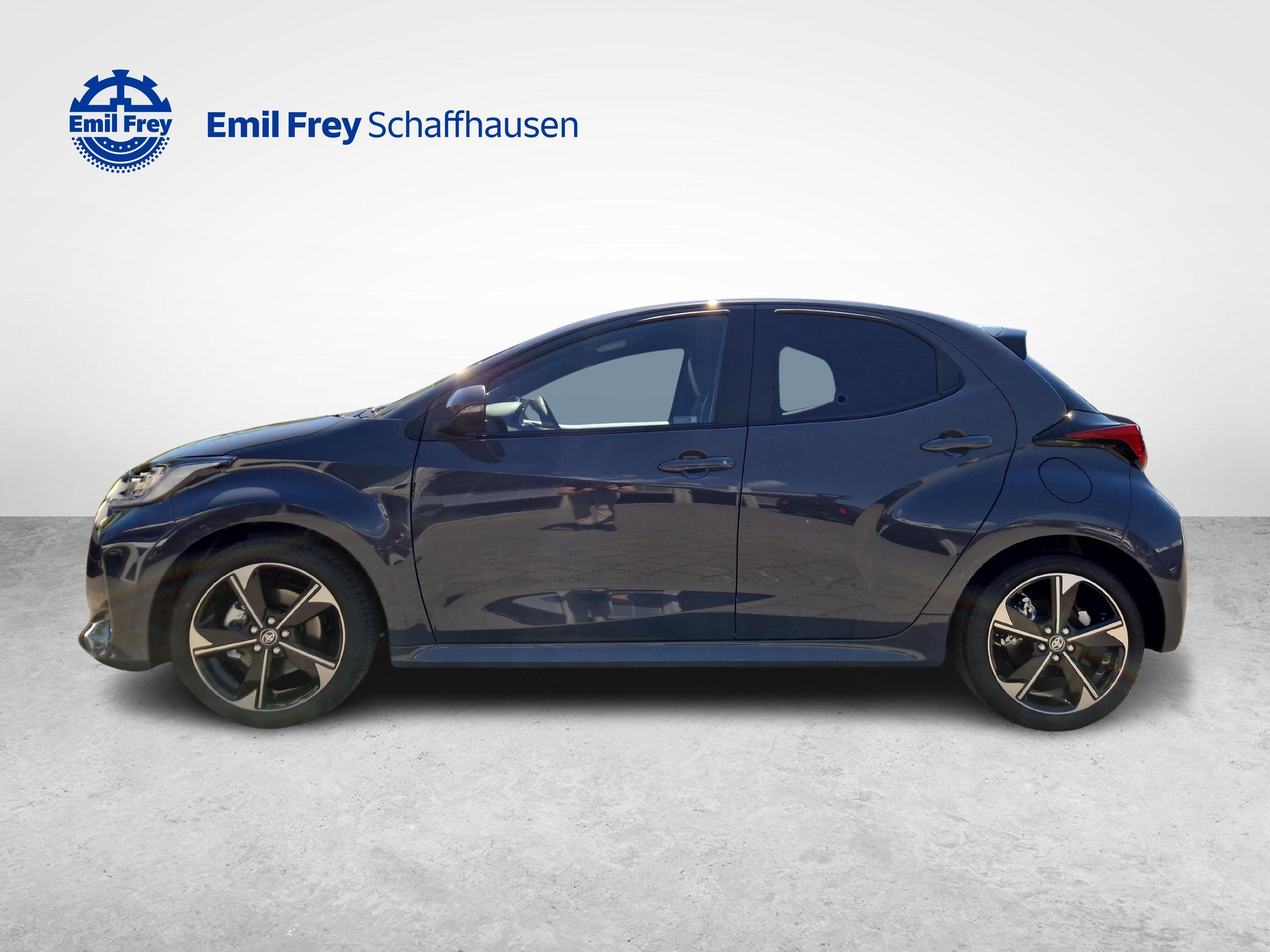 TOYOTA Yaris 1.5 VVT-i HSD Premium-showroom-element-1