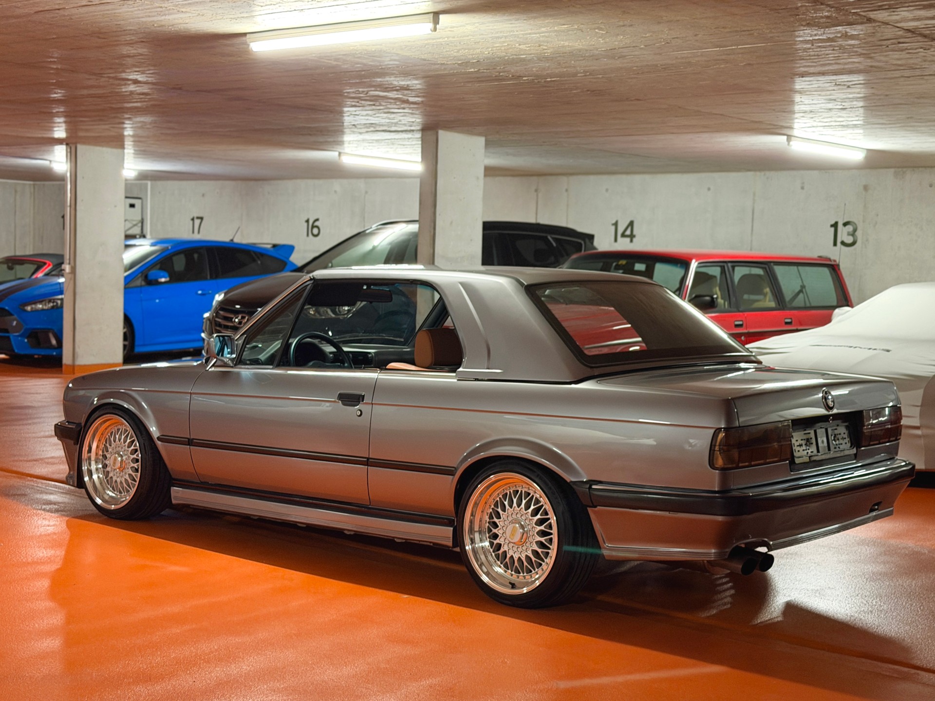 BMW 325i Cabrio-image-9