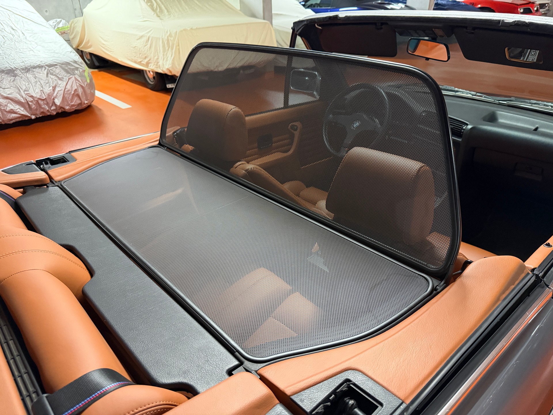 BMW 325i Cabrio-image-23