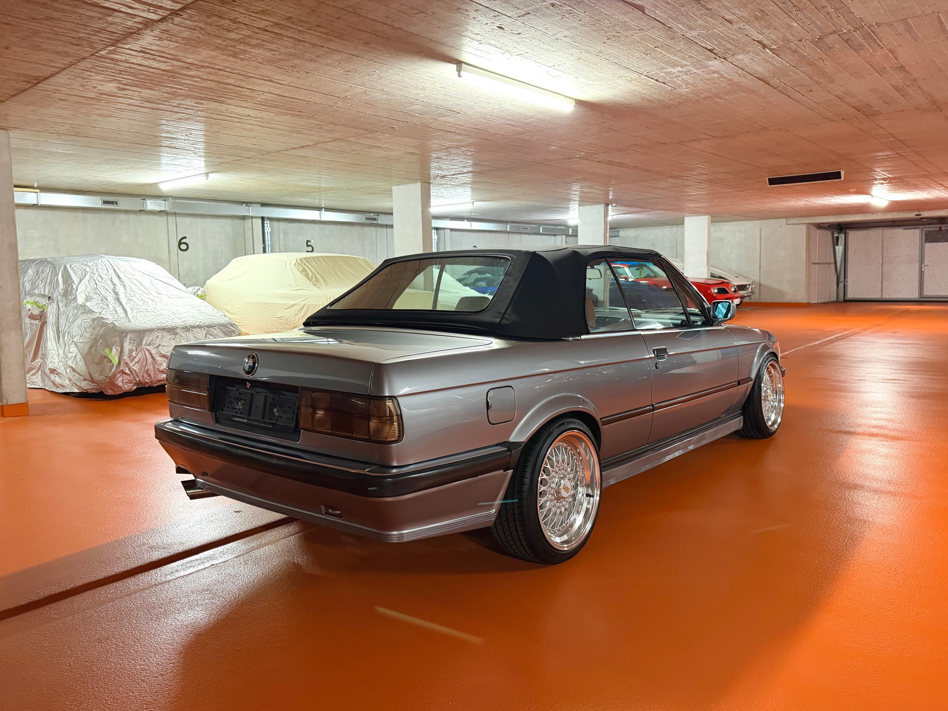 BMW 325i Cabrio-image-24