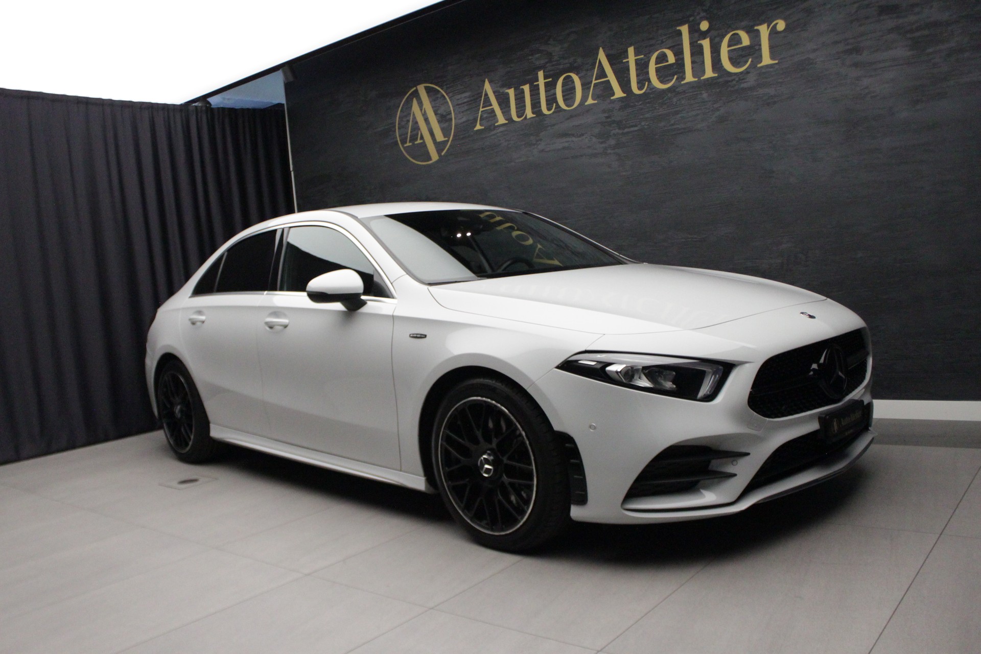 MERCEDES-BENZ A 250 4Matic AMG Line 4Matic 7G-DCT-showroom-element-2