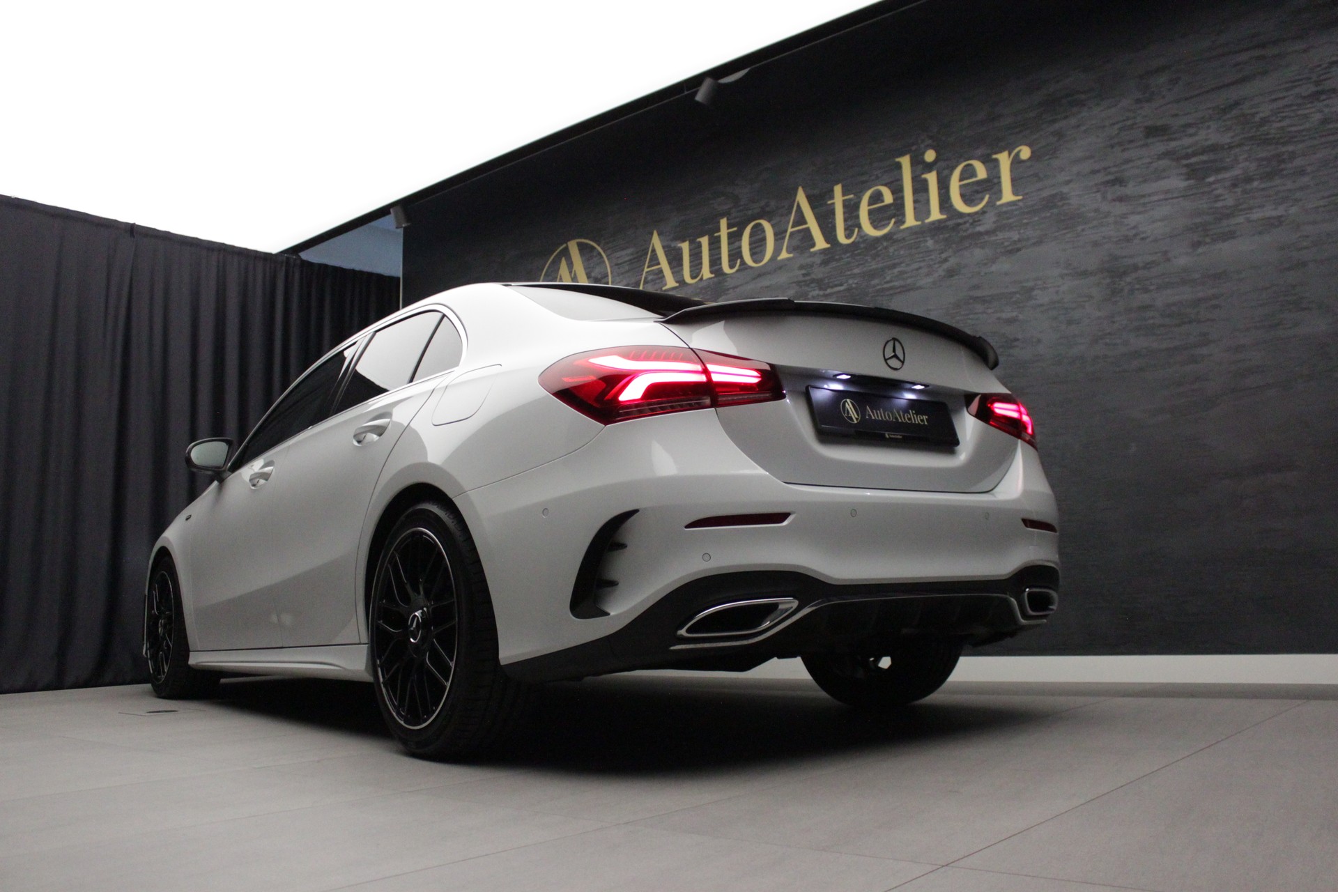 MERCEDES-BENZ A 250 4Matic AMG Line 4Matic 7G-DCT-image-11