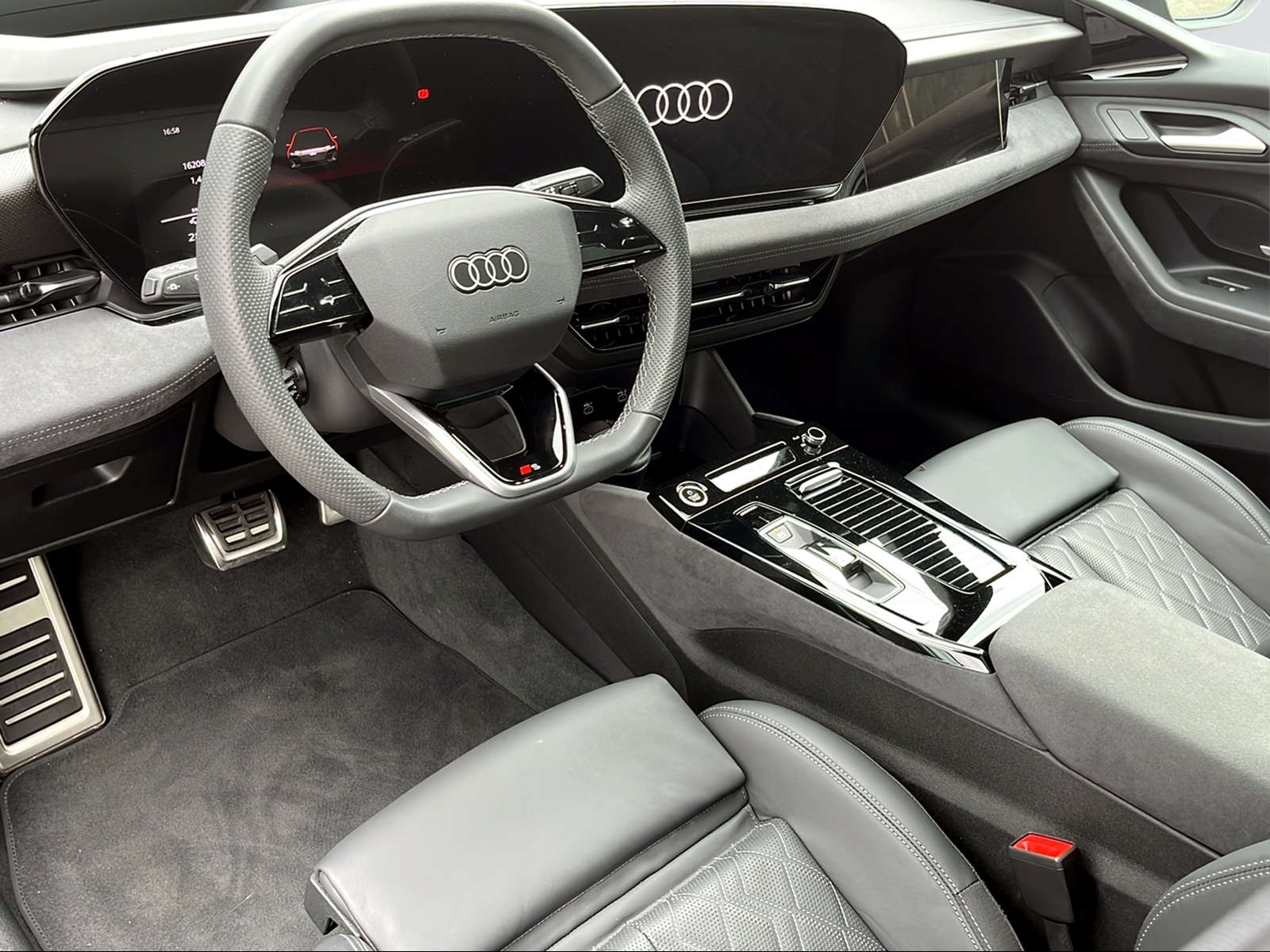 AUDI A6 e-tron Sportback quattro-image-10