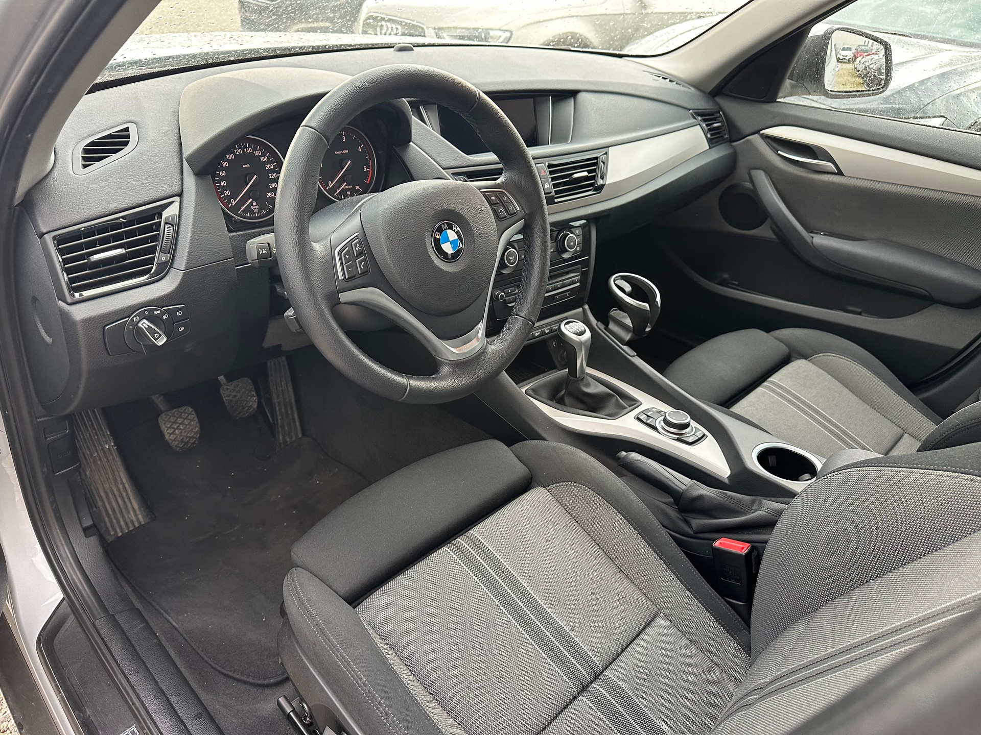 BMW X1 xDrive 20d-image-14