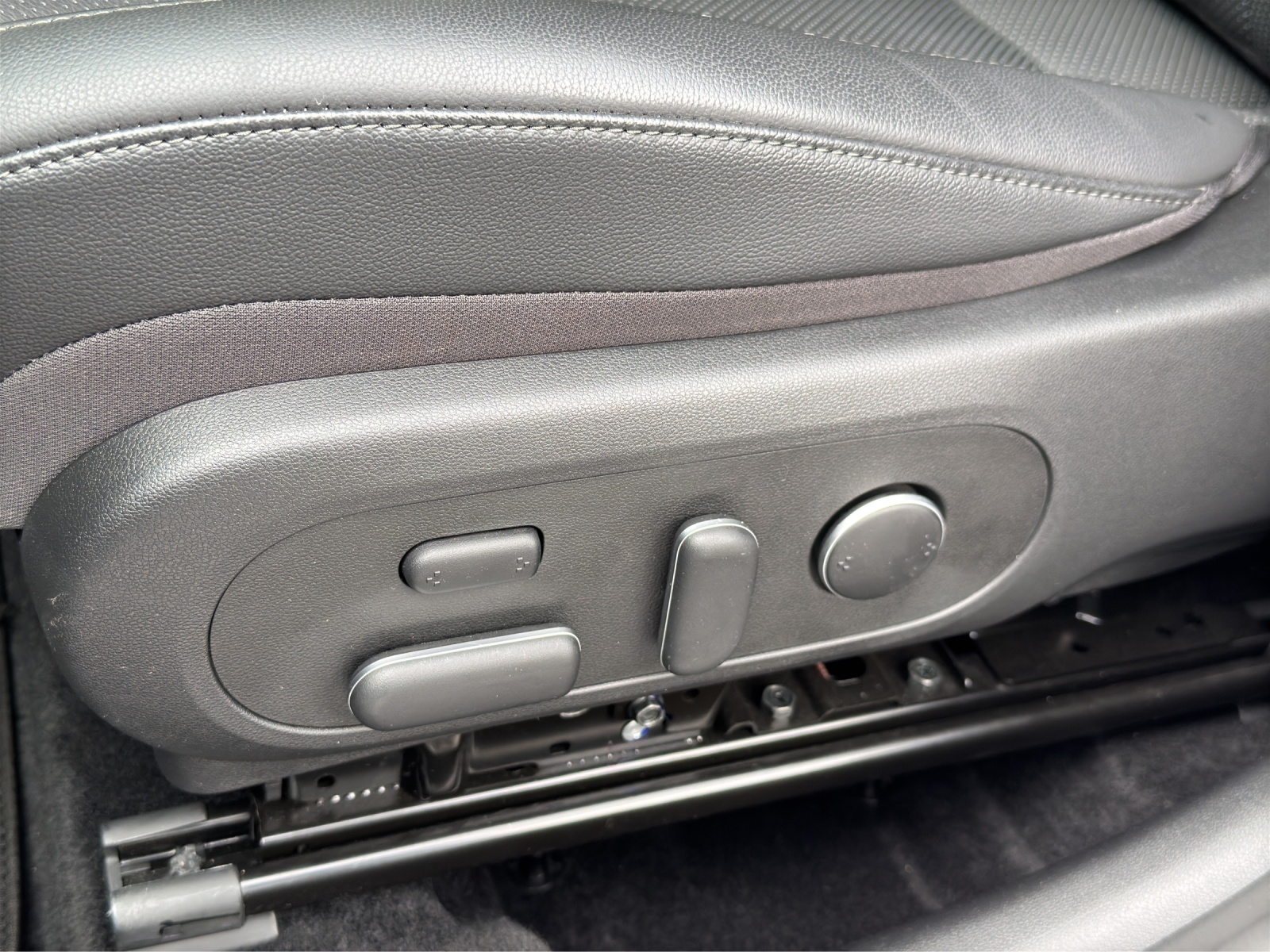 HYUNDAI Kona 1.6 GDi Hybrid Vertex-image-5